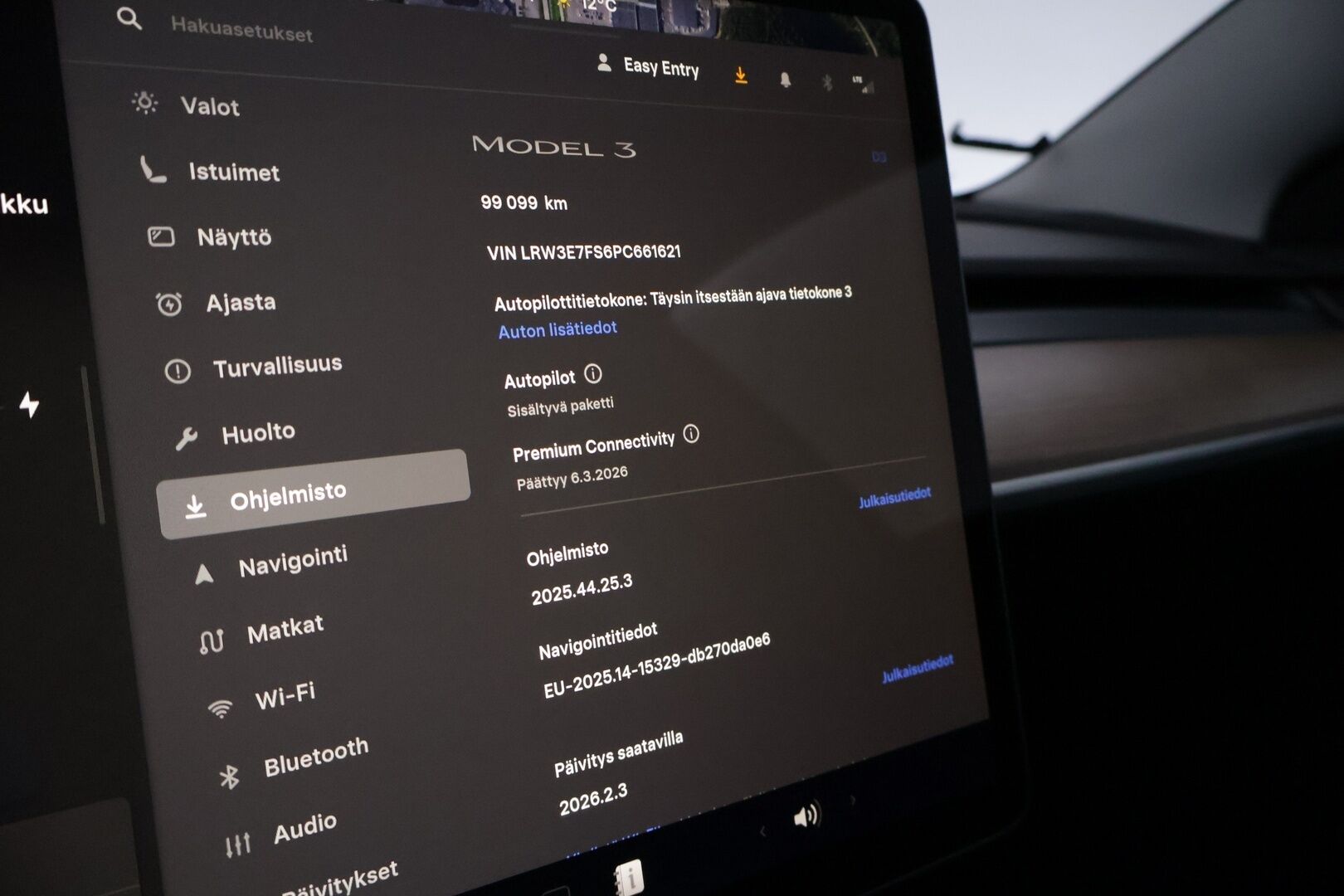 Tesla Model 3 2023 Standard Range Plus *Autopilot 3 / ILP / Lasikatto / Kahdet vanteet / Akuston esilämmitys / Sähkökontti* - AMD Ryzen