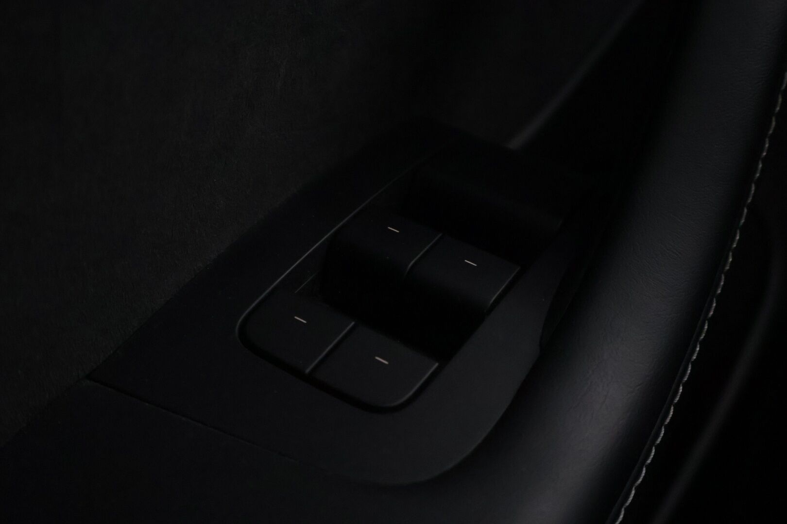 Tesla Model 3 2023 Standard Range Plus *Autopilot 3 / ILP / Lasikatto / Kahdet vanteet / Akuston esilämmitys / Sähkökontti* - AMD Ryzen