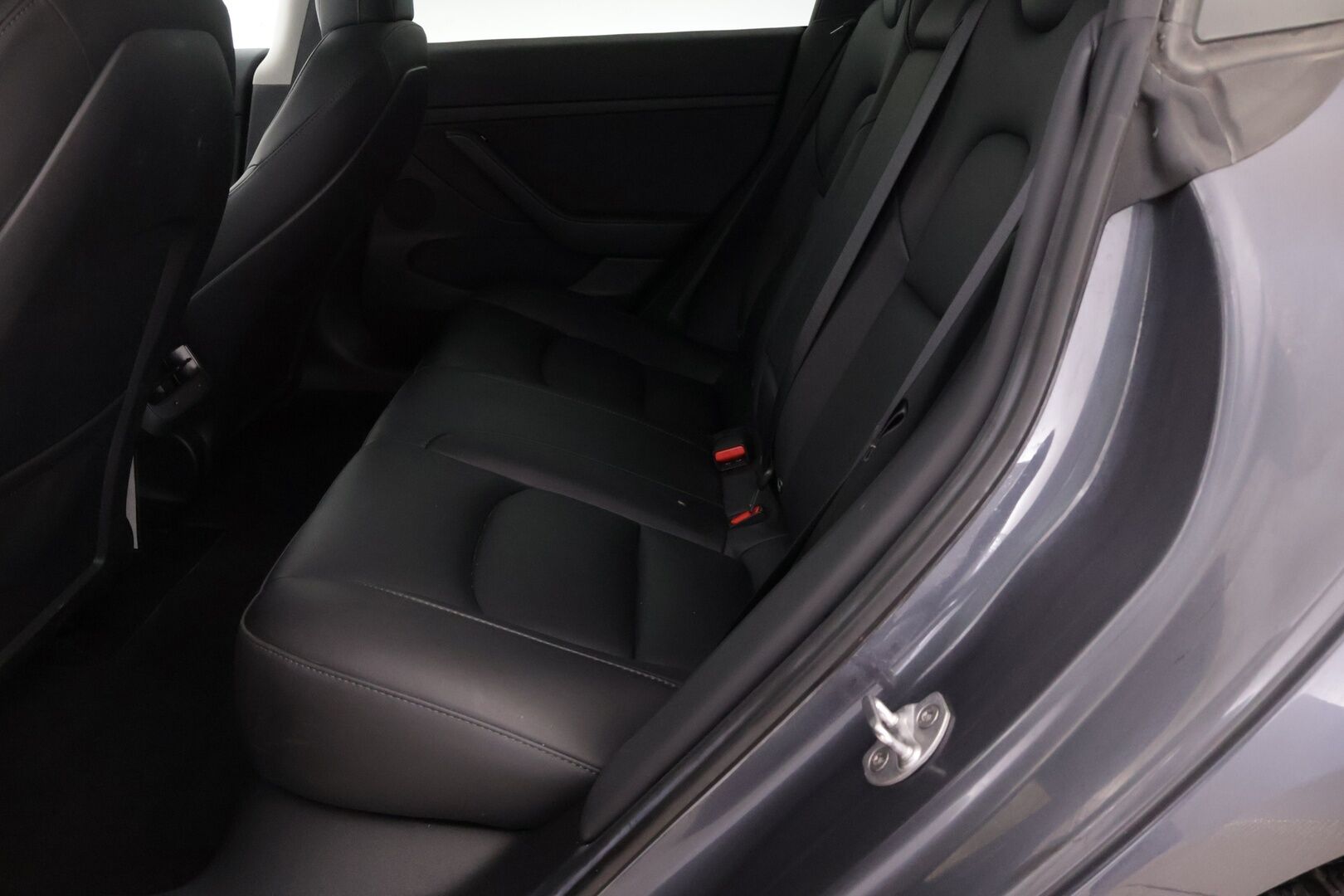 Tesla Model 3 2023 Standard Range Plus *Autopilot 3 / ILP / Lasikatto / Kahdet vanteet / Akuston esilämmitys / Sähkökontti* - AMD Ryzen