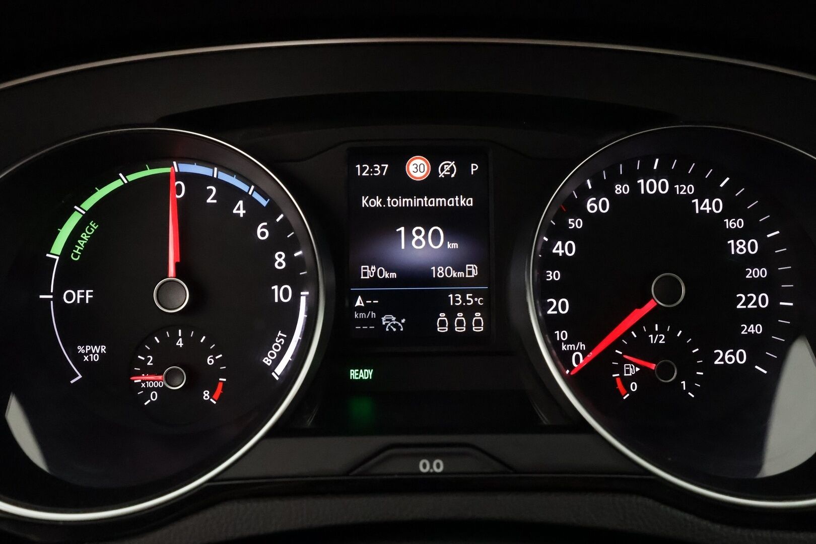 Volkswagen Passat 2021 Variant GTE Business Plug-In Hybrid 160 kW DSG * ACC / P.kamera / IQ.Light / Webasto / Koukku / Navi / Puolinahat * - Akku kuntotarkastettu / Kahdet renkaat aluvanteilla - HULLUT BLACKWEEK JATKOT - KORKOTARJOUS 2,49%