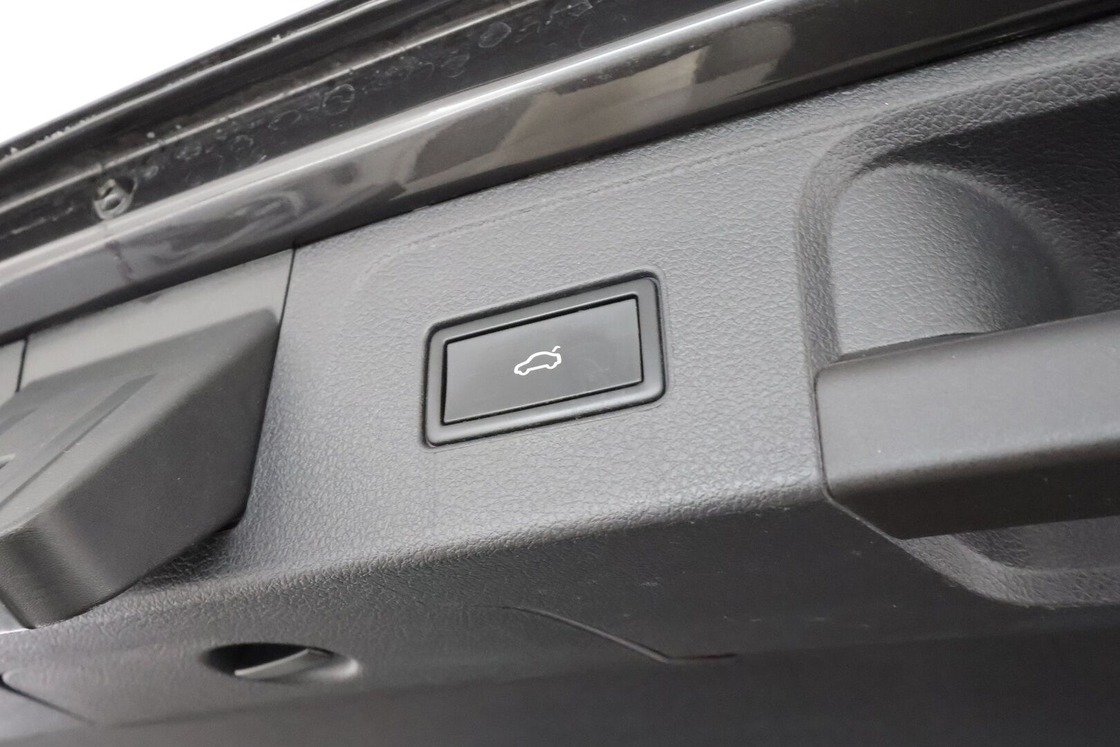 Volkswagen Passat 2021 Variant GTE Business Plug-In Hybrid 160 kW DSG * ACC / P.kamera / IQ.Light / Webasto / Koukku / Navi / Puolinahat * - Akku kuntotarkastettu / Kahdet renkaat aluvanteilla - HULLUT BLACKWEEK JATKOT - KORKOTARJOUS 2,49%