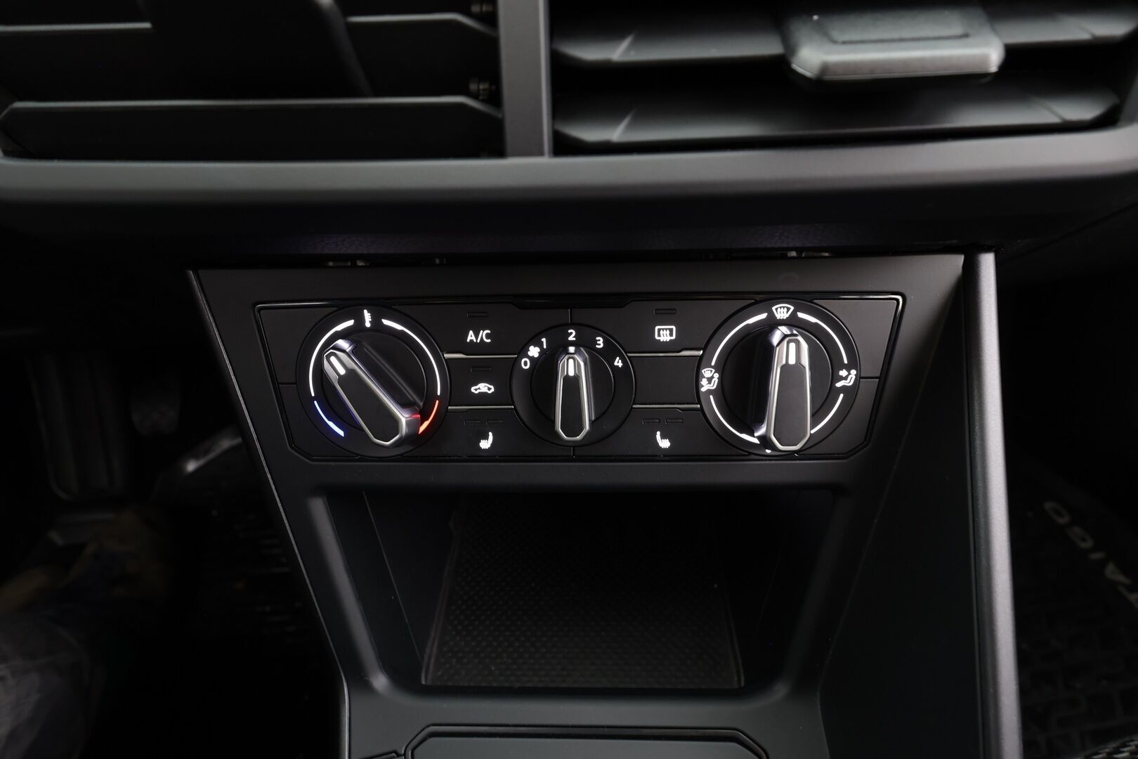 Volkswagen Taigo 2025 Comfort 1,0 TSI 70 kW * LED / P.Tutka / Vakkari / Kaistavahti / Apple&Android / Digimittaristo * - Suomi-auto - HULLUT AVAJAISHULINAT KORKOTARJOUS 3,29 %