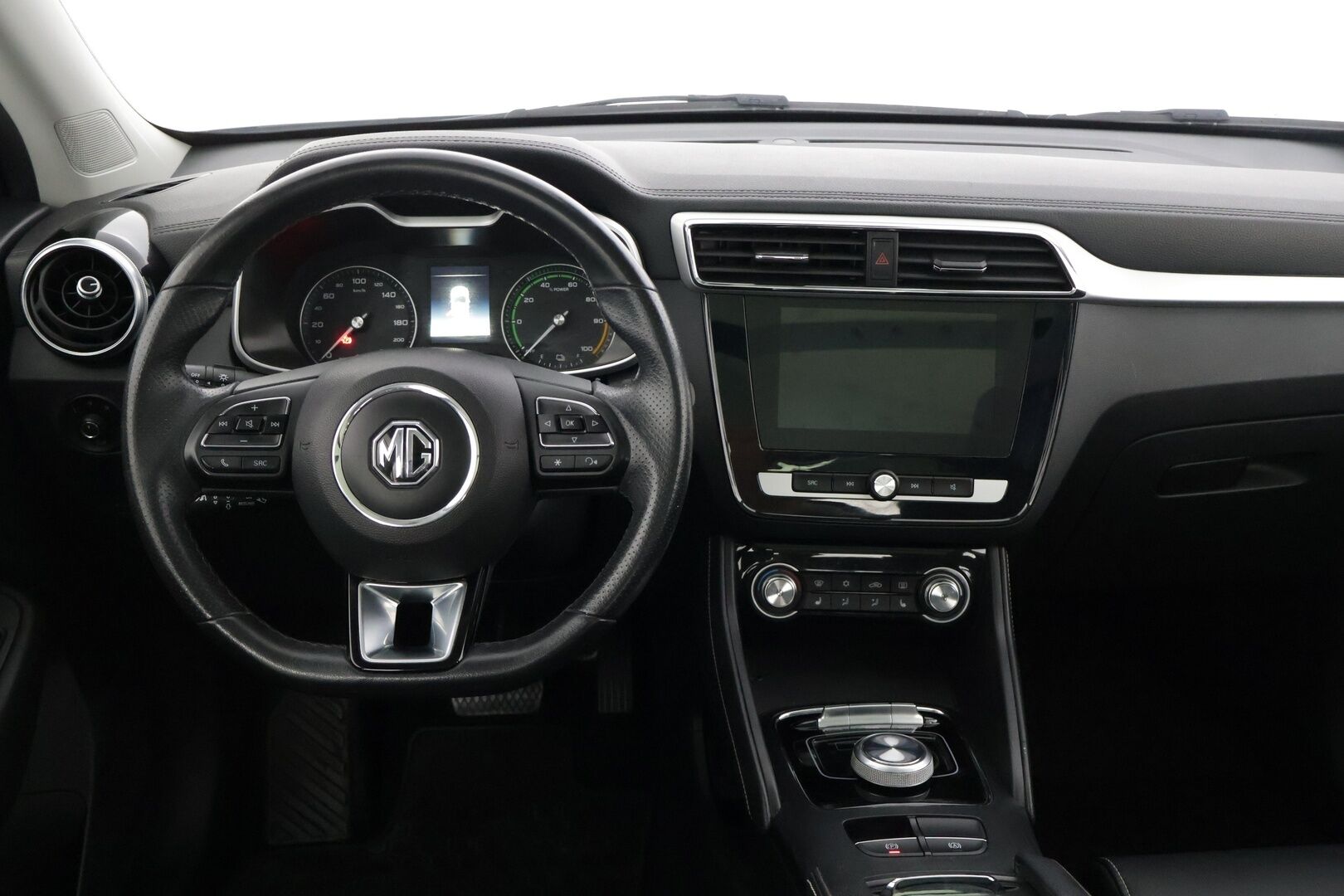 MG ZS 2021 EV Luxury * Panorama / Kamera / BLIS / Apple & Android * - Merkkihuollettu siisti yksilö pienillä kilsoilla! 