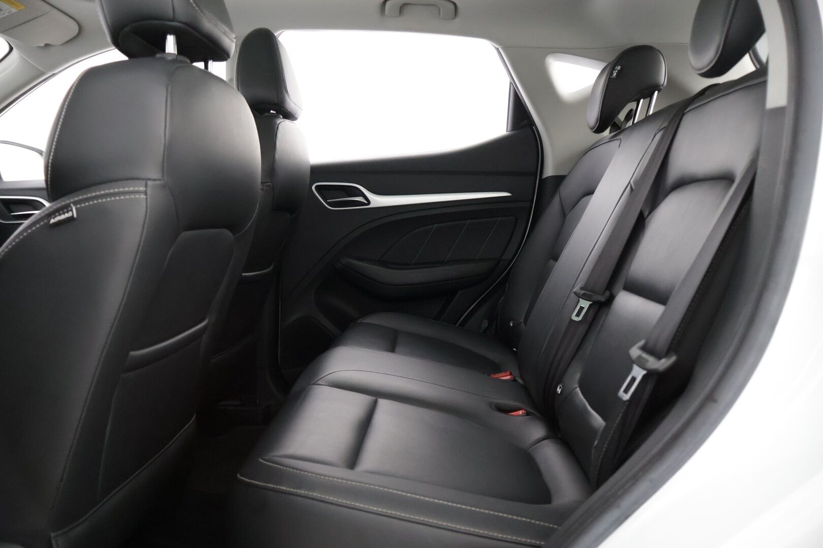 MG ZS 2021 EV Luxury * Panorama / Kamera / BLIS / Apple & Android * - Merkkihuollettu siisti yksilö pienillä kilsoilla! 