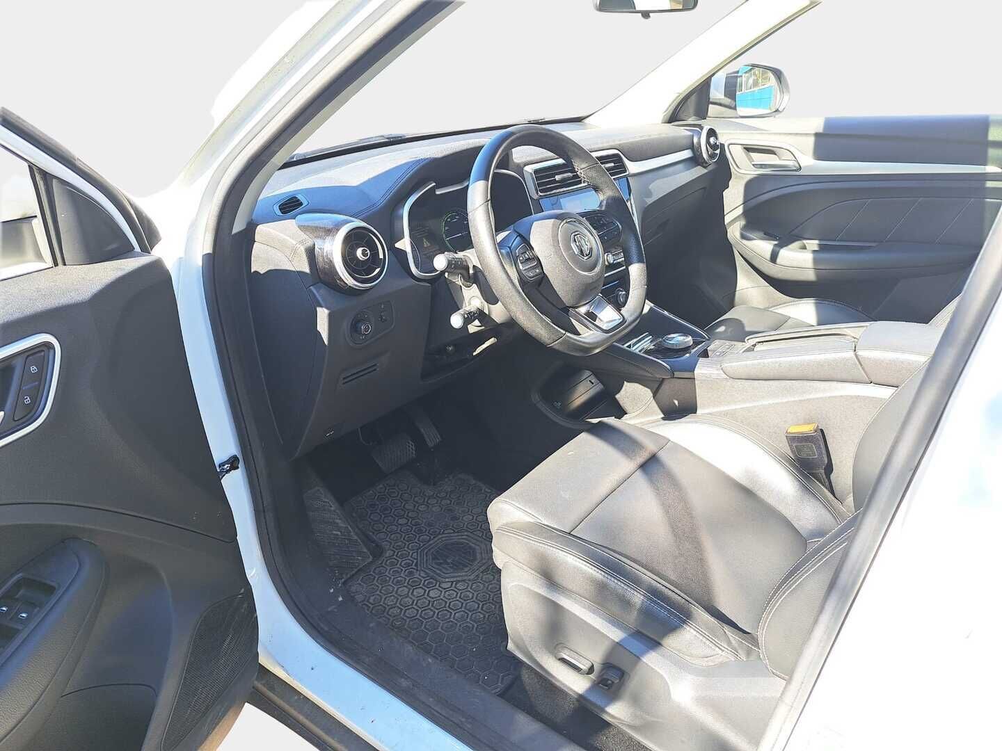 MG ZS 2021 MG ZS EV * Vakinopeudensäädin / Apple & Android / P-Kamera / Blis * - Merkkihuolettu panoraama kattoikkunalla! 