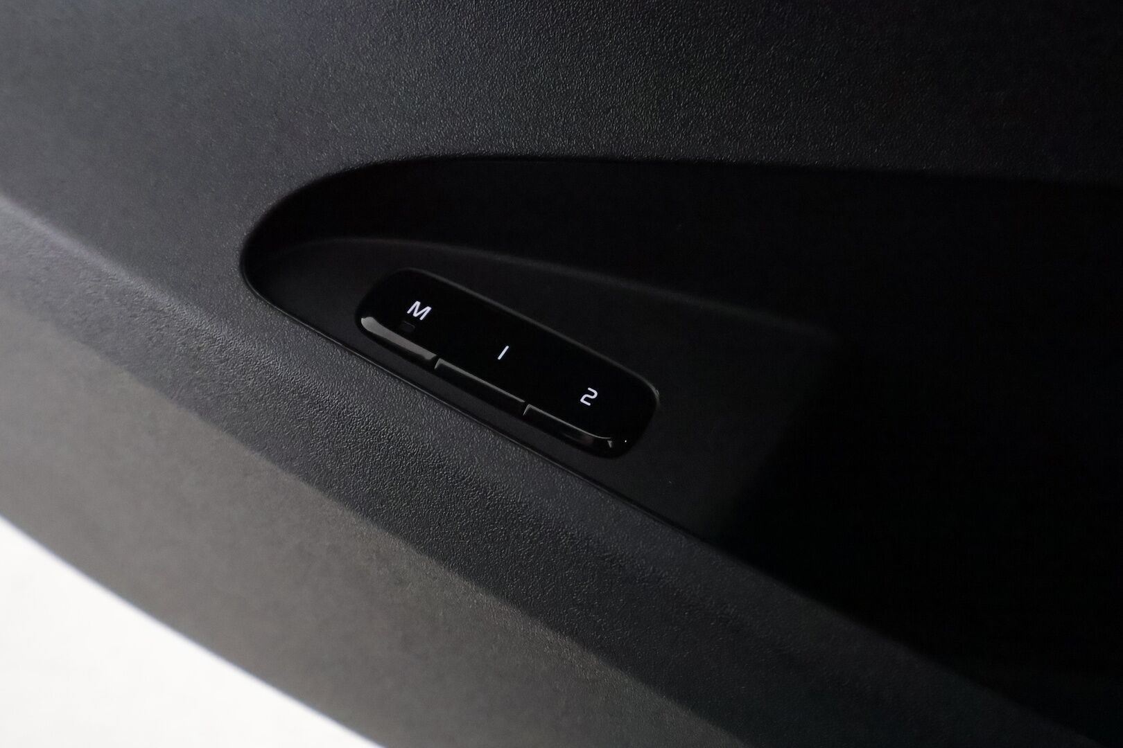 Polestar 2 2022 Long Range Dual Motor, 300kW, 78kWh **Pixelit / Lämpöpumppu / Pilot&Plus paketti / H&K / Lasikatto / Muistipenkki / 360 kamera** - 3,99 % KORKOTARJOUS TÄHÄN AUTOON - Akku kuntotarkistettu! / Kahdet renkaat