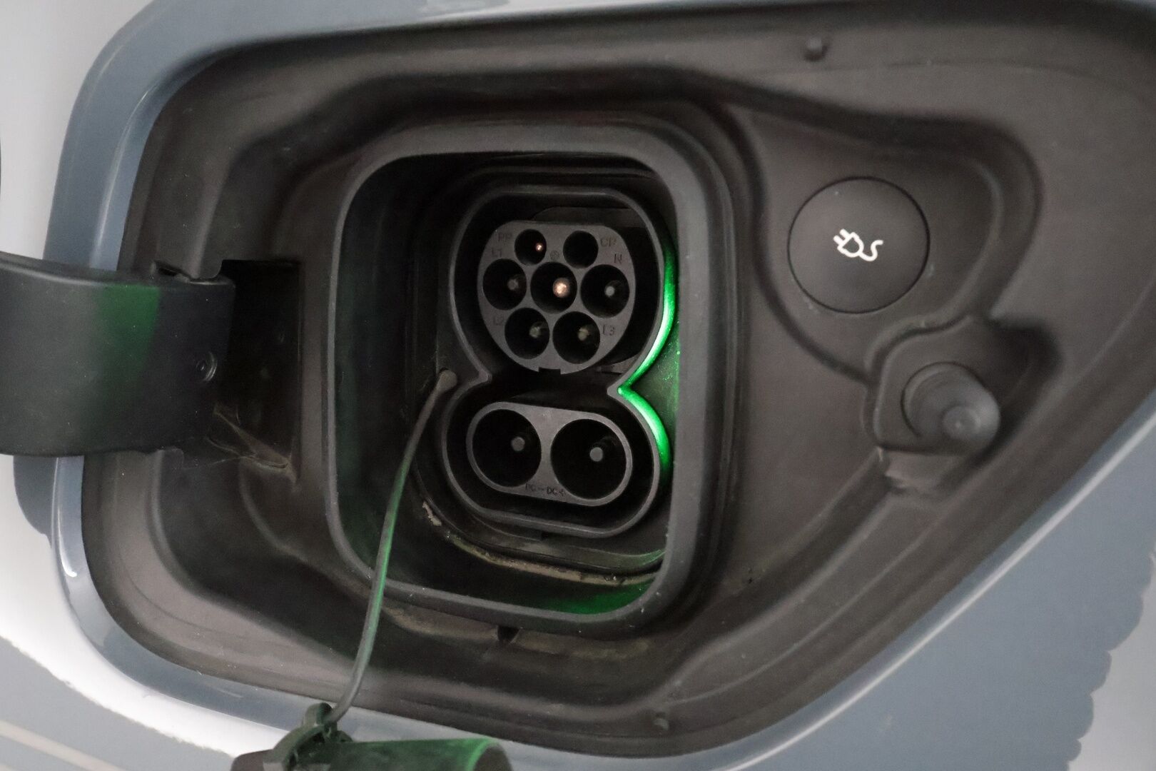Polestar 2 2022 Long Range Dual Motor, 300kW, 78kWh **Pixelit / Lämpöpumppu / Pilot&Plus paketti / H&K / Lasikatto / Muistipenkki / 360 kamera** - 3,99 % KORKOTARJOUS TÄHÄN AUTOON - Akku kuntotarkistettu! / Kahdet renkaat