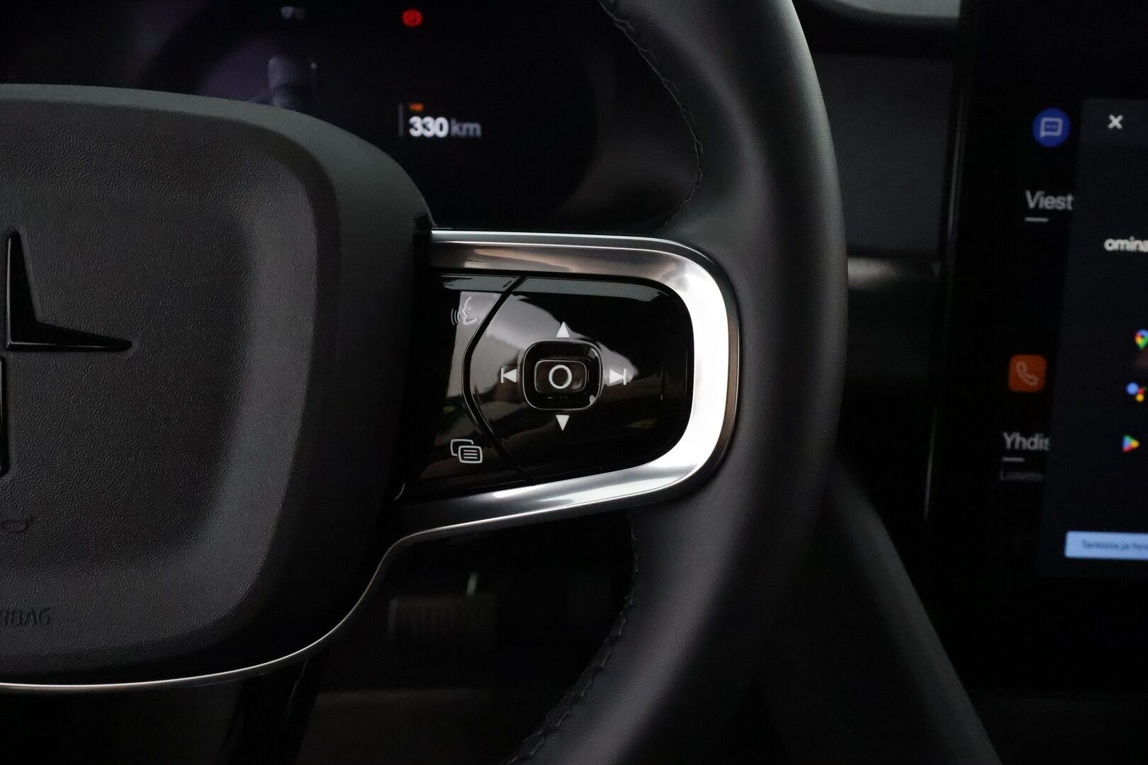 Polestar 2 2022 Long Range Dual Motor, 300kW, 78kWh **Pixelit / Lämpöpumppu / Pilot&Plus paketti / H&K / Lasikatto / Muistipenkki / 360 kamera** - 3,99 % KORKOTARJOUS TÄHÄN AUTOON - Akku kuntotarkistettu! / Kahdet renkaat