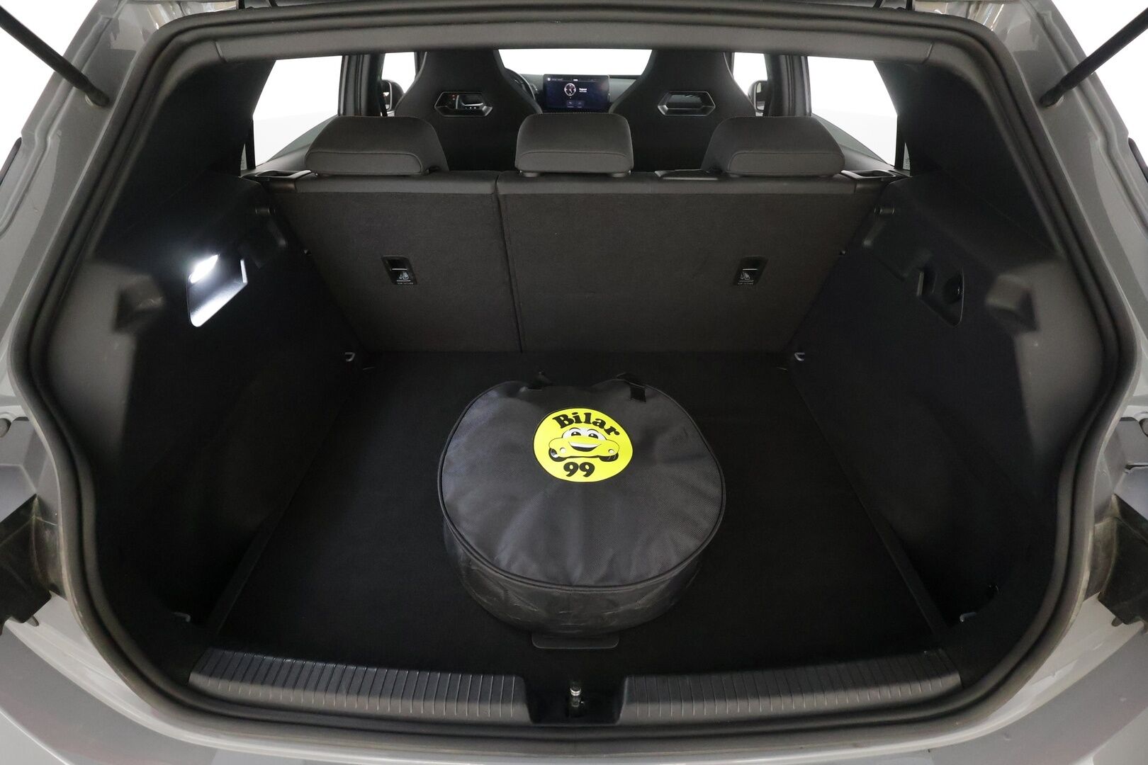 CUPRA Born 2022 e-Boost 170kW * Lasikatto / HUD / ILP / ACC / LED / P.kamera / Navi / Kaistavahti / Keyless * - 2x Latauskaapelit / Kahdet renkaat aluvanteilla