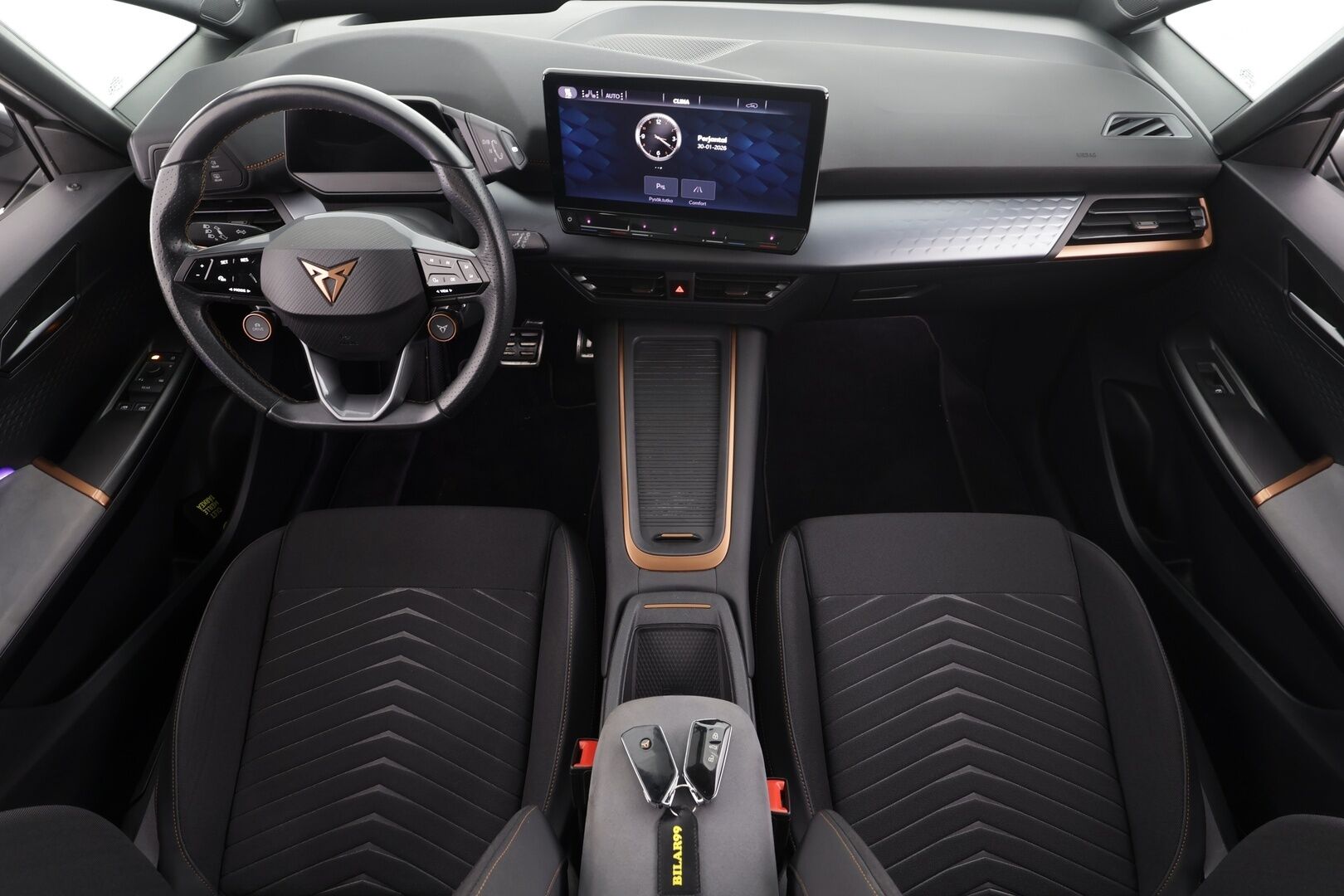 CUPRA Born 2022 e-Boost 170 kW * Panorama / Lämpöpumppu / Adapt.Vakkari / HUD / Peruutuskamera / LED / Navi / Keyless / Navi - 2x Latauskaapelit / Kahdet renkaat aluvanteilla / Akku kuntotarkastettu!