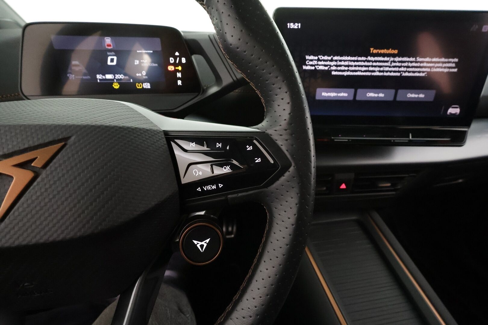 CUPRA Born 2022 e-Boost 170kW * Lasikatto / HUD / ILP / ACC / LED / P.kamera / Navi / Kaistavahti / Keyless * - 2x Latauskaapelit / Kahdet renkaat aluvanteilla