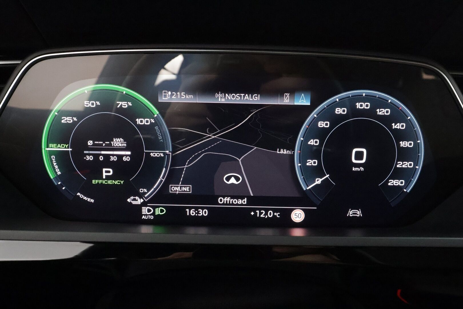 Audi e-tron 2020 Advanced 55 quattro * ACC / Matrix / P.Kamera / Kaistavahti / Panorama / Keyless / Sportpenkki Muistilla * - 2x Latauskaapelit / Kahdet renkaat aluvanteilla