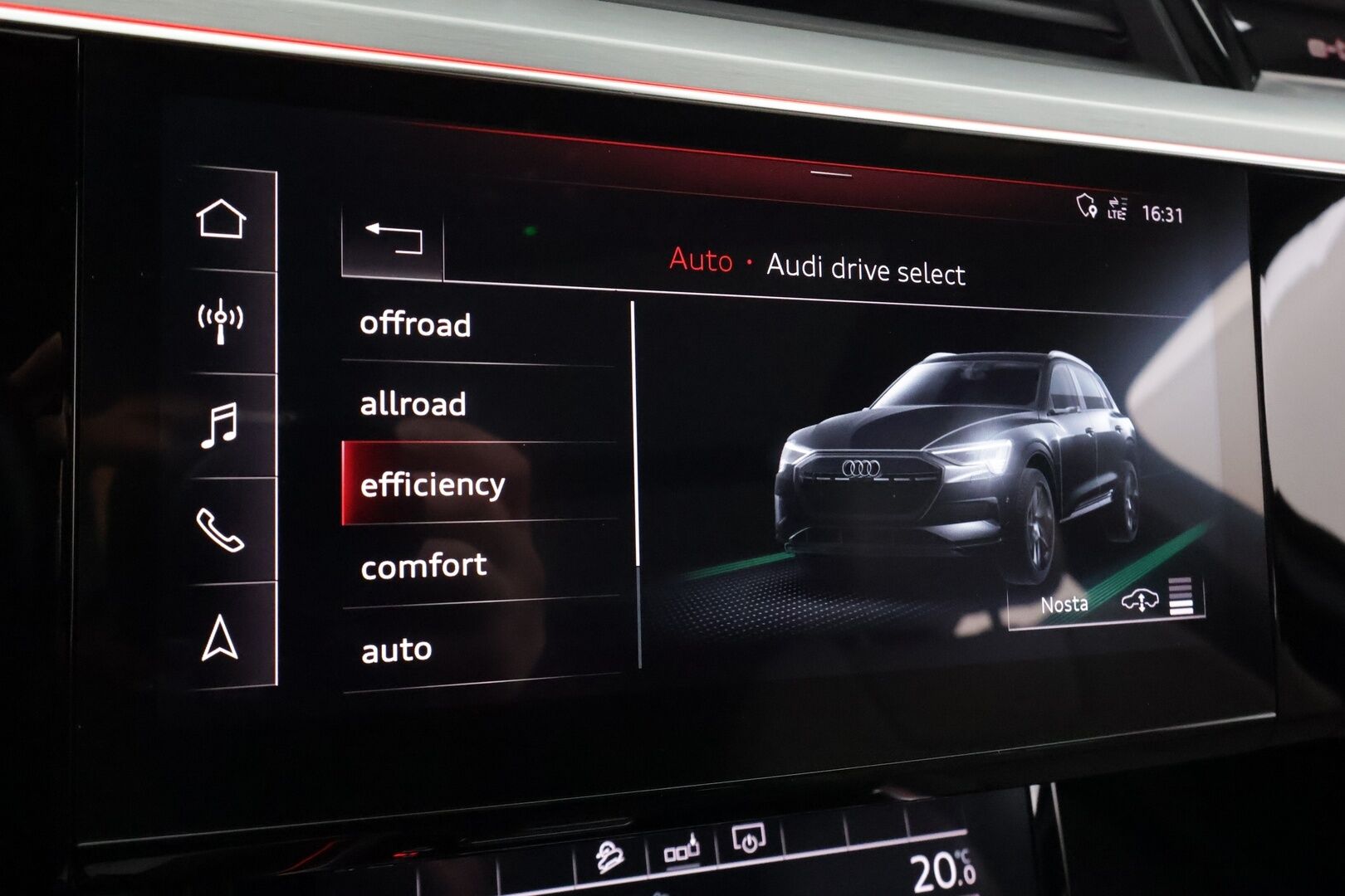 Audi e-tron 2020 Advanced 55 quattro * ACC / Matrix / P.Kamera / Kaistavahti / Panorama / Keyless / Sportpenkki Muistilla * - 2x Latauskaapelit / Kahdet renkaat aluvanteilla
