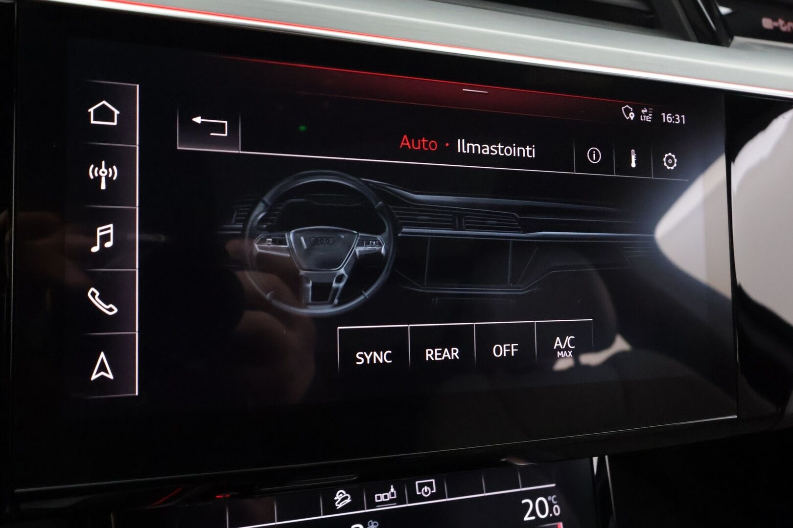 Audi e-tron 2020 Advanced 55 quattro * ACC / Matrix / P.Kamera / Kaistavahti / Panorama / Keyless / Sportpenkki Muistilla * - 2x Latauskaapelit / Kahdet renkaat aluvanteilla