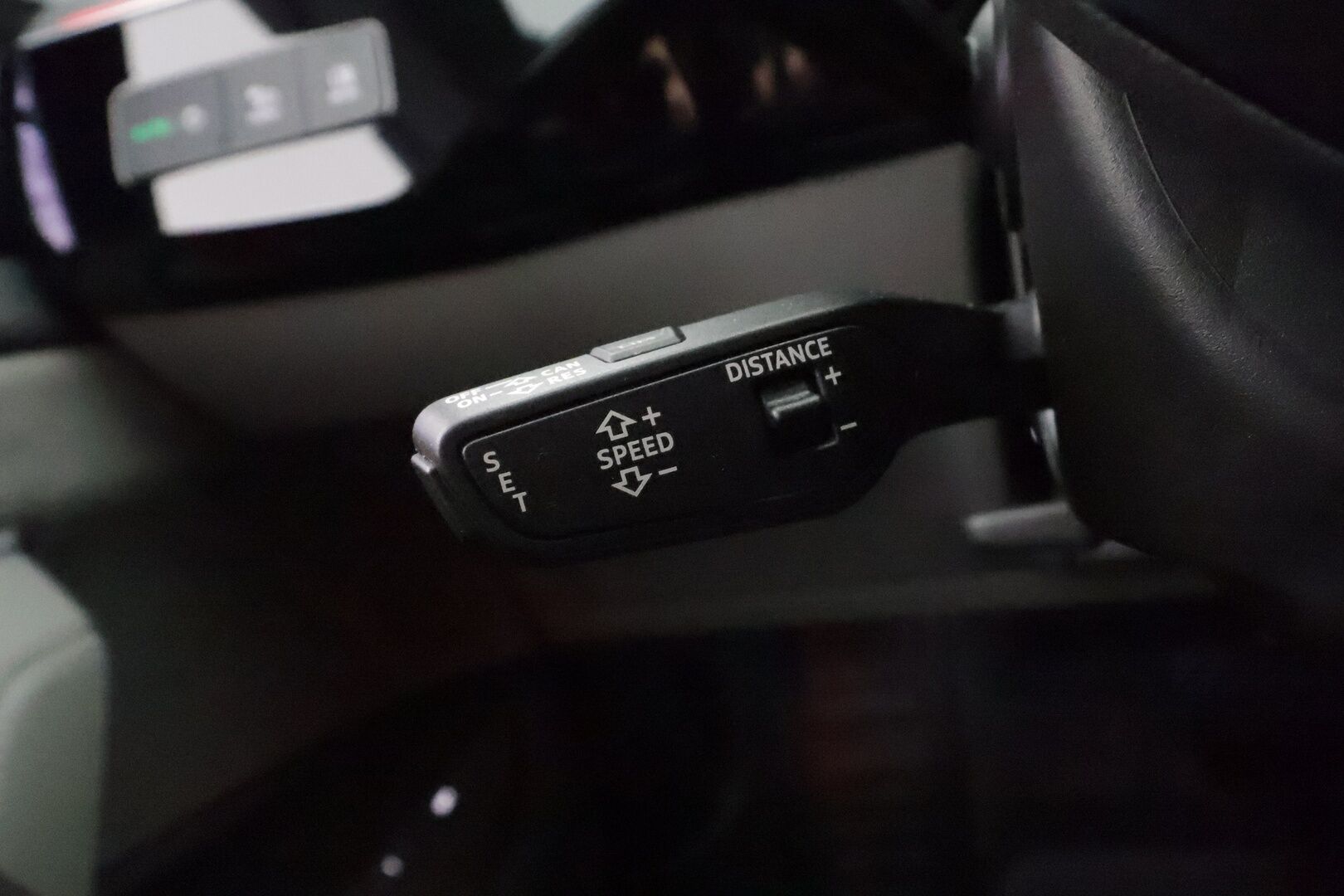 Audi e-tron 2020 Advanced 55 quattro * ACC / Matrix / P.Kamera / Kaistavahti / Panorama / Keyless / Sportpenkki Muistilla * - 2x Latauskaapelit / Kahdet renkaat aluvanteilla