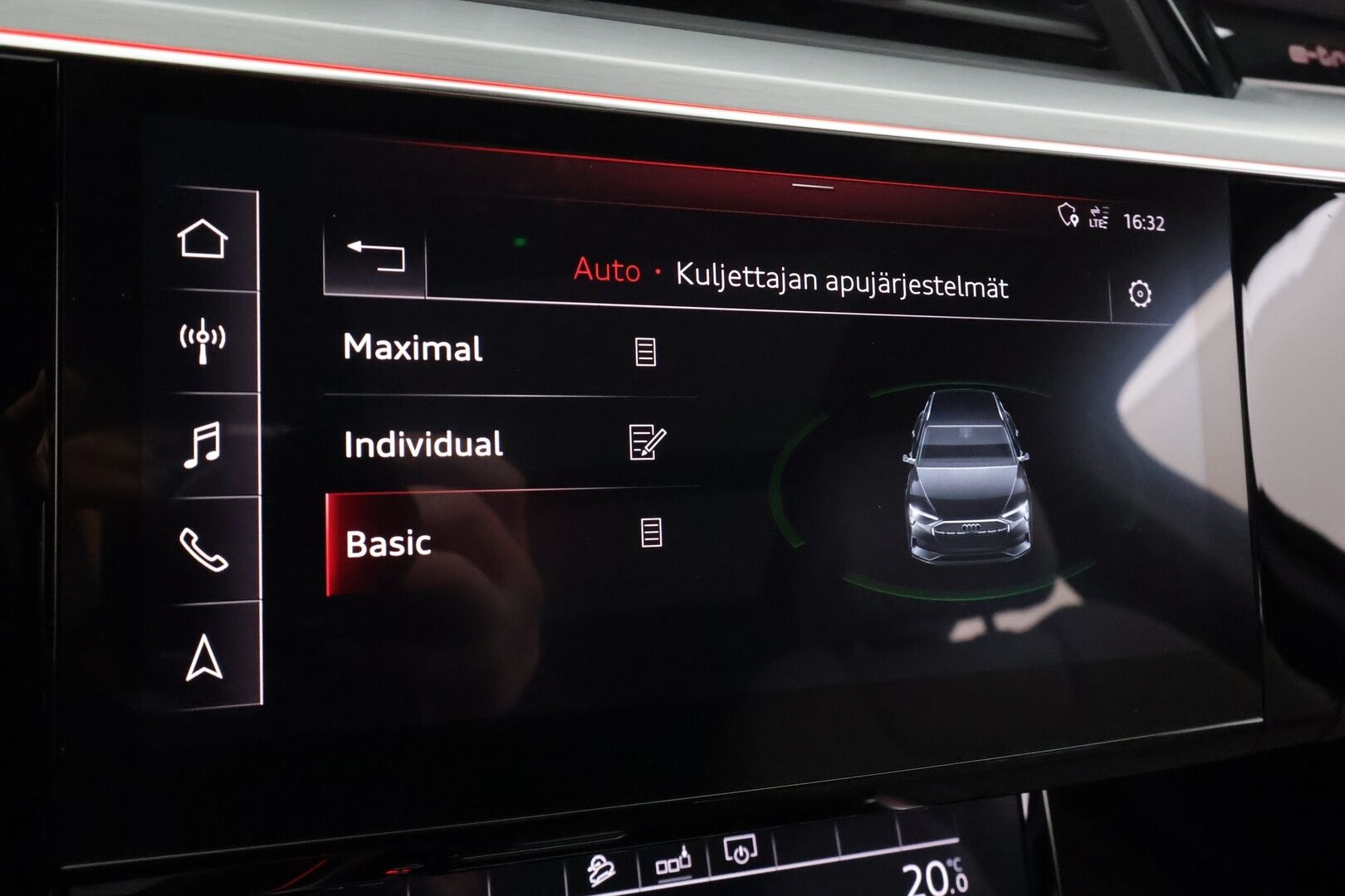 Audi e-tron 2020 Advanced 55 quattro * ACC / Matrix / P.Kamera / Kaistavahti / Panorama / Keyless / Sportpenkki Muistilla * - 2x Latauskaapelit / Kahdet renkaat aluvanteilla