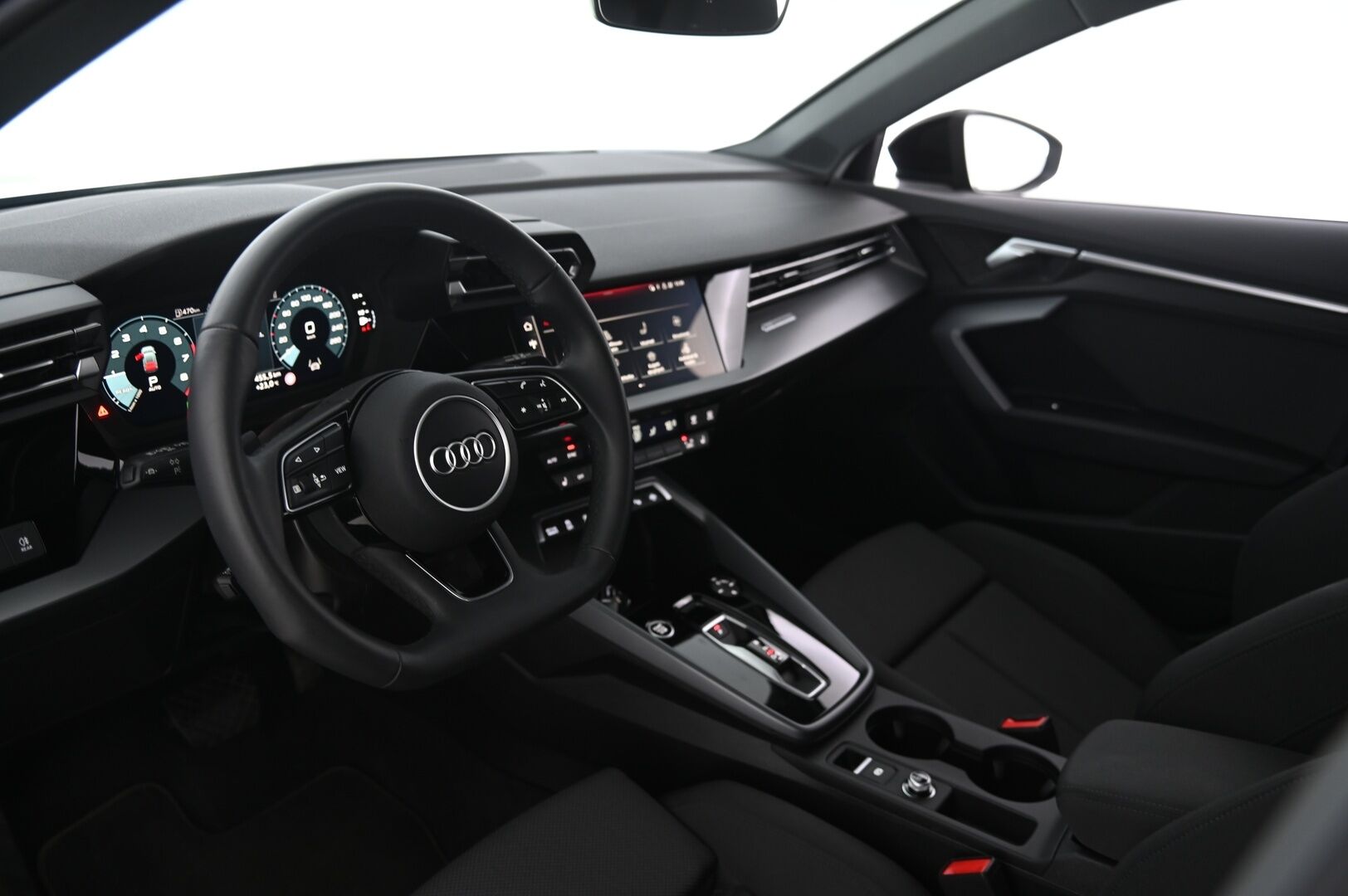 Audi A3 2025 Sportback 35 TFSI - Merkkihuollot | Flat Bottom | ACC | P.kamera | Sporttipenkit | Digimittaristo | 2x Renkaat ja Vanteet