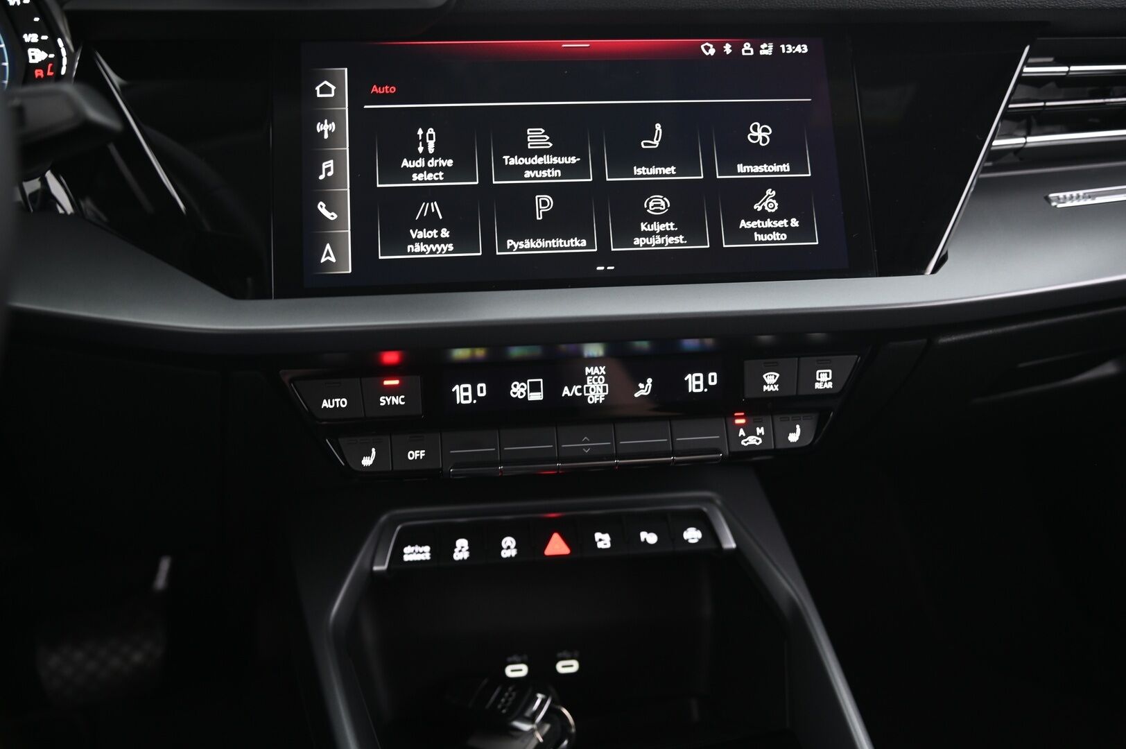 Audi A3 2025 Sportback 35 TFSI - Merkkihuollot | Flat Bottom | ACC | P.kamera | Sporttipenkit | Digimittaristo | 2x Renkaat ja Vanteet