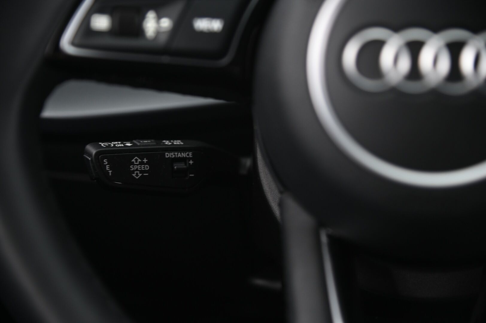 Audi A3 2025 Sportback 35 TFSI - Merkkihuollot | Flat Bottom | ACC | P.kamera | Sporttipenkit | Digimittaristo | 2x Renkaat ja Vanteet