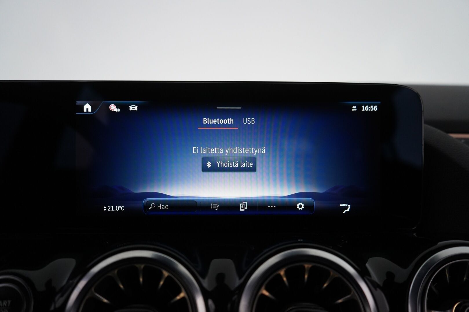 Mercedes-Benz EQA 2025 EQA 300 4MATIC - Puolinahat | Kamera | Digimittaristo | Ratinlämmitys | Ambient | Sähkökontti | Juuri huollettu