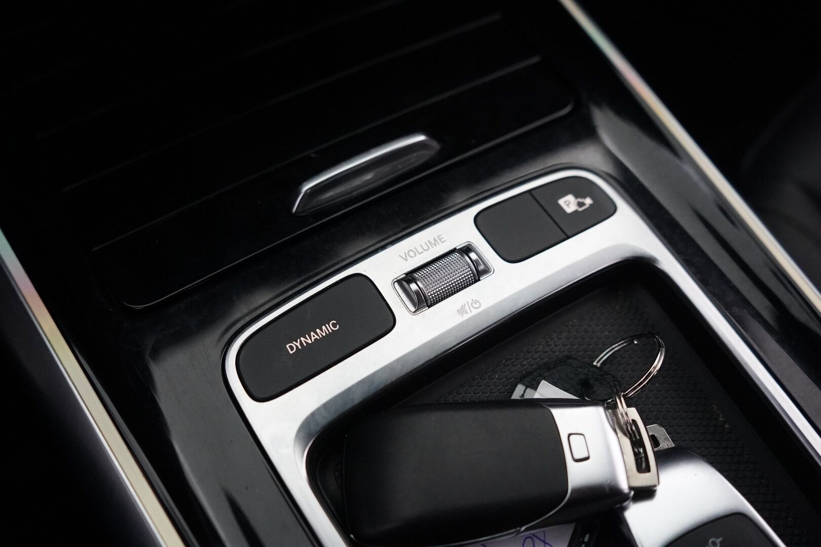 Mercedes-Benz EQA 2025 EQA 300 4MATIC - Puolinahat | Kamera | Digimittaristo | Ratinlämmitys | Ambient | Sähkökontti | Juuri huollettu