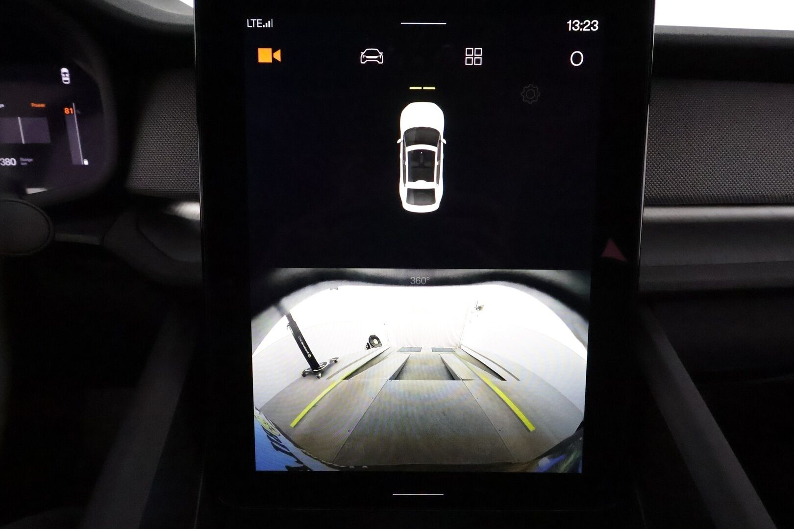 POLESTAR 2 2024 Long range Dual motor Performance Facelift, 350kW, 82kWh **Adapt.vakkari / Muistipenkki / Pixel LED / 360.kamera** - 3,99 % KORKOTARJOUS TÄHÄN AUTOON 16.9. ASTI! - Akku kuntotarkastettu / Kahdet renkaat aluvanteilla / Pilot&Plus / Lasikatto / Koukku / H&K / Digimittaristo
