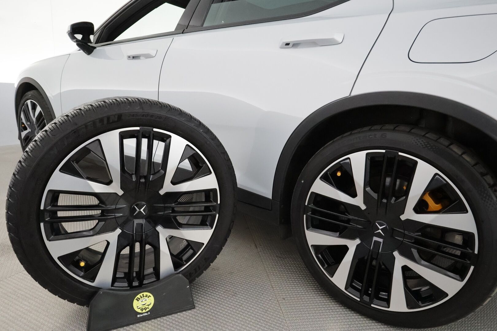 POLESTAR 2 2024 Long range Dual motor Performance Facelift, 350kW, 82kWh **Adapt.vakkari / Muistipenkki / Pixel LED / 360.kamera** - 3,99 % KORKOTARJOUS TÄHÄN AUTOON 16.9. ASTI! - Akku kuntotarkastettu / Kahdet renkaat aluvanteilla / Pilot&Plus / Lasikatto / Koukku / H&K / Digimittaristo