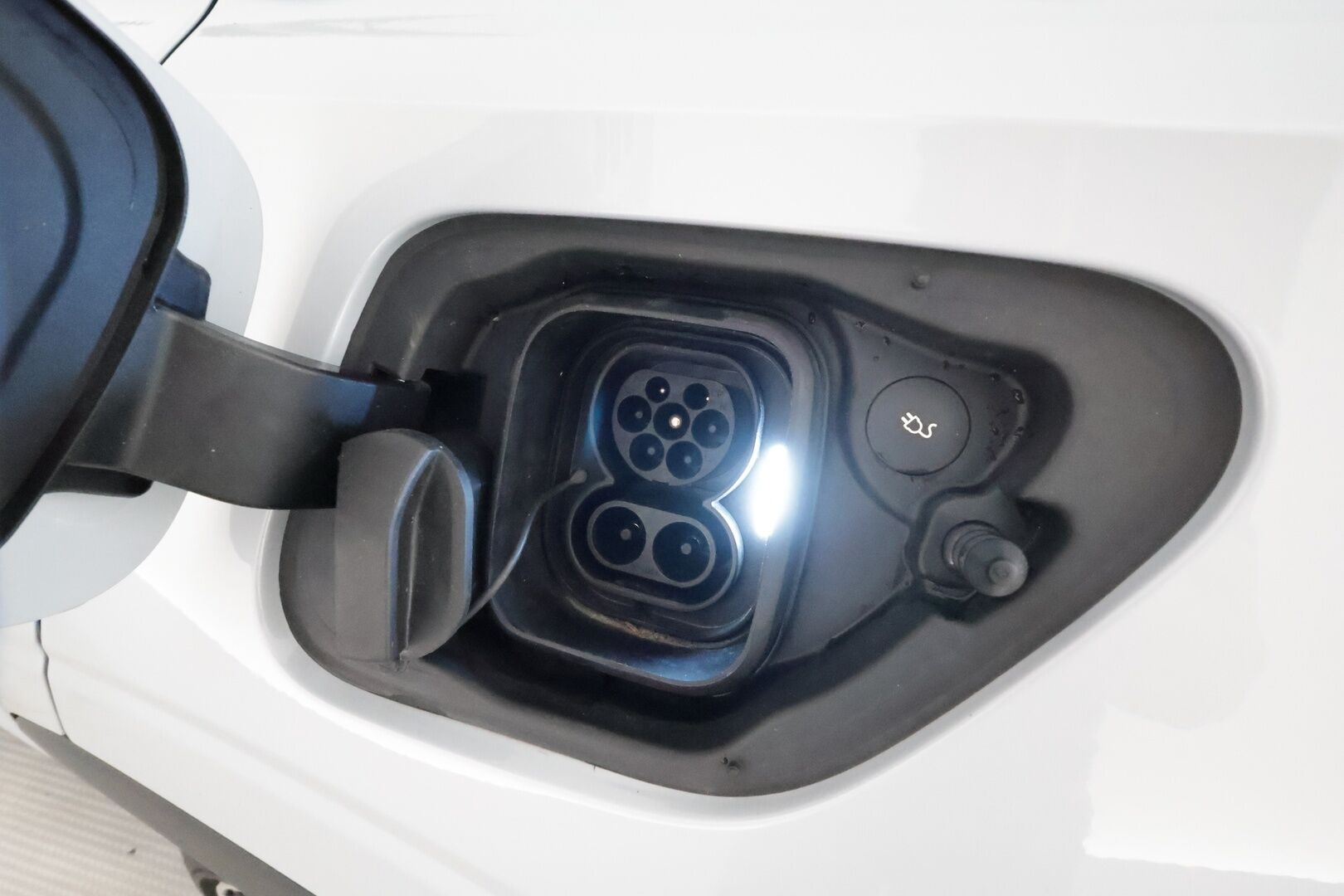 POLESTAR 2 2024 Long range Dual motor Performance Facelift, 350kW, 82kWh **Adapt.vakkari / Muistipenkki / Pixel LED / 360.kamera** - 3,99 % KORKOTARJOUS TÄHÄN AUTOON 16.9. ASTI! - Akku kuntotarkastettu / Kahdet renkaat aluvanteilla / Pilot&Plus / Lasikatto / Koukku / H&K / Digimittaristo