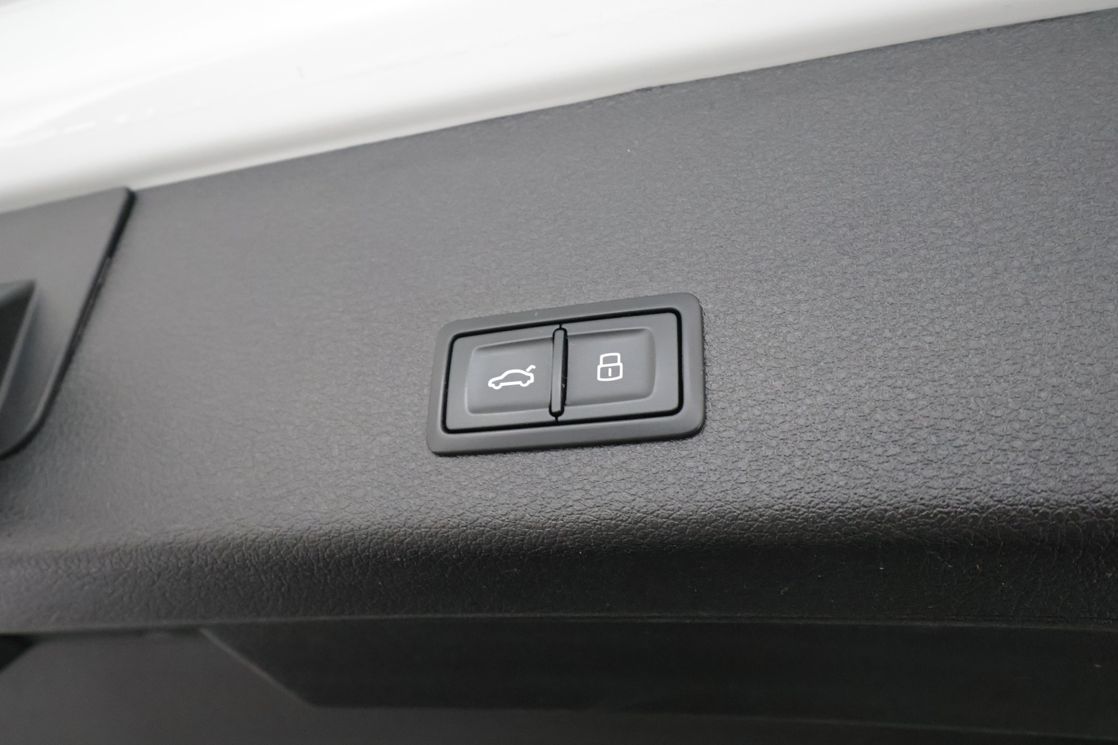AUDI Q8 E-TRON 2024 55 quattro Progress - | S-Line | Koukku | ACC | LED | 360 | B&O | Sportpenkki Muistilla | Ilma-alusta | HUD | 2x aluvanteet | ALV