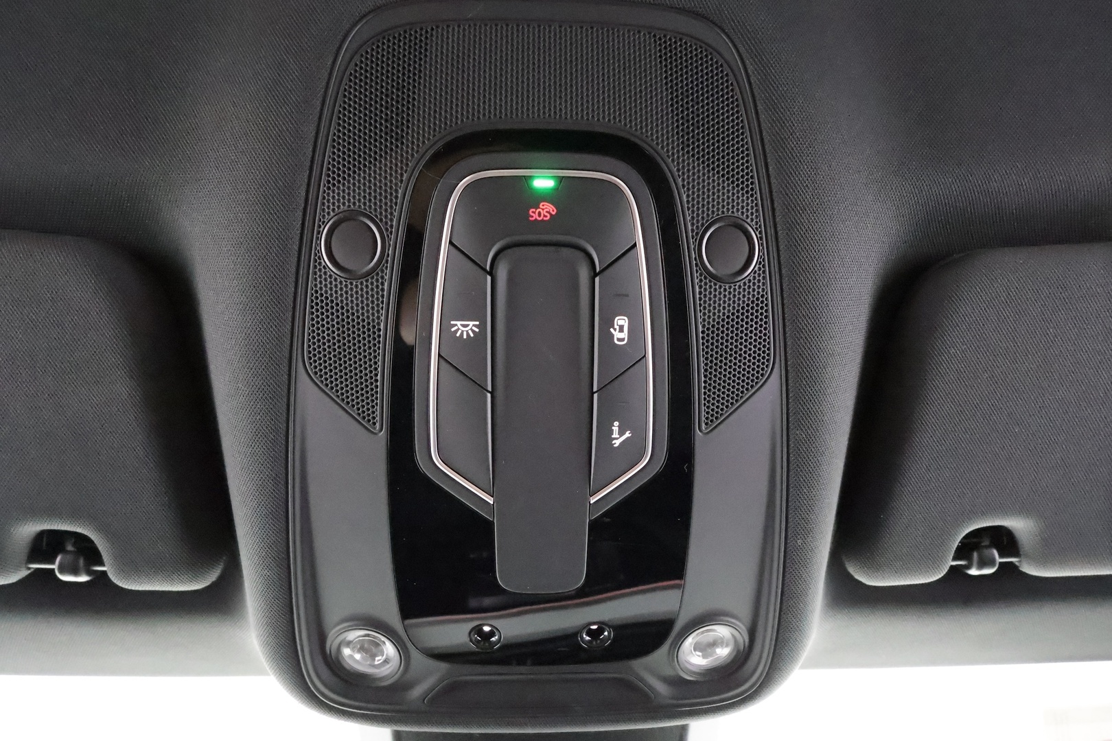 AUDI Q8 E-TRON 2024 55 quattro Progress - | S-Line | Koukku | ACC | LED | 360 | B&O | Sportpenkki Muistilla | Ilma-alusta | HUD | 2x aluvanteet | ALV