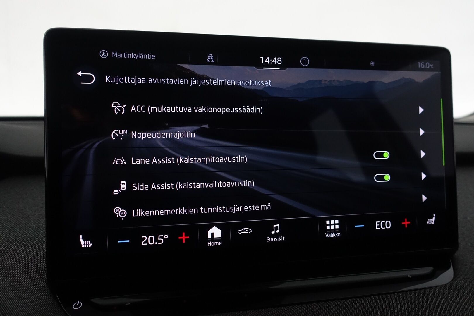Skoda Enyaq 2022 ENYAQ 60 Farmari (AC) 5ov A - | ACC | 360° kamera | Keyless | Matrix LED | Kuskin istuin muistilla | Navi | Sähkötakaluukku | Vetokoukku | 