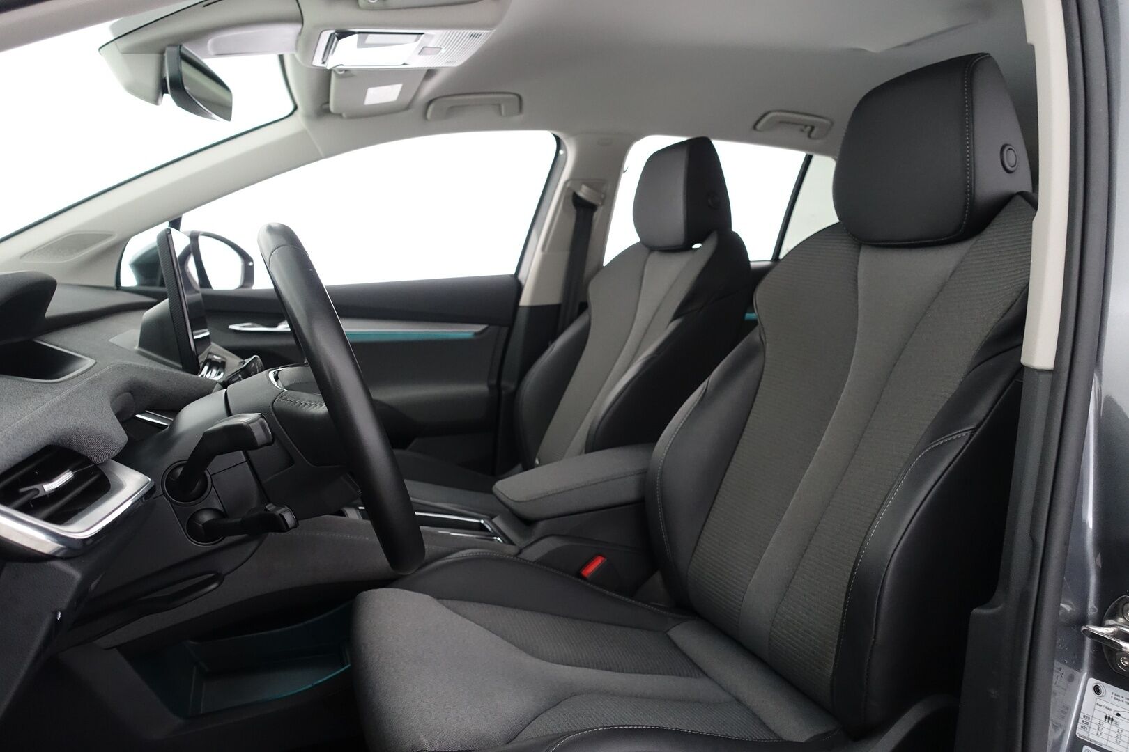 Skoda Enyaq 2022 ENYAQ 60 Farmari (AC) 5ov A - | ACC | 360° kamera | Keyless | Matrix LED | Kuskin istuin muistilla | Navi | Sähkötakaluukku | Vetokoukku | 