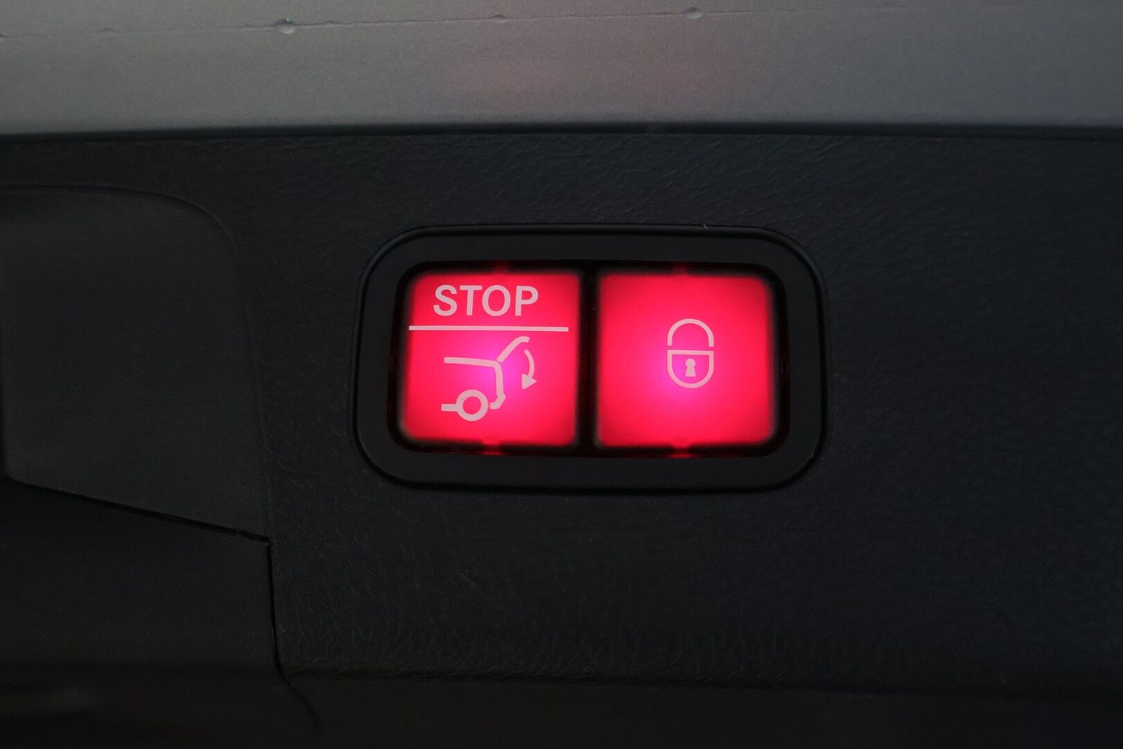 MERCEDES-BENZ E 2021 300 de T A Business Avantgarde - | Kovat Varusteet | Todella Vähän Ajettu | Distronic | Multibeam | Panorama | 360 | Sportpenkit | Widescreen | Kahdet renkaat aluvanteilla |