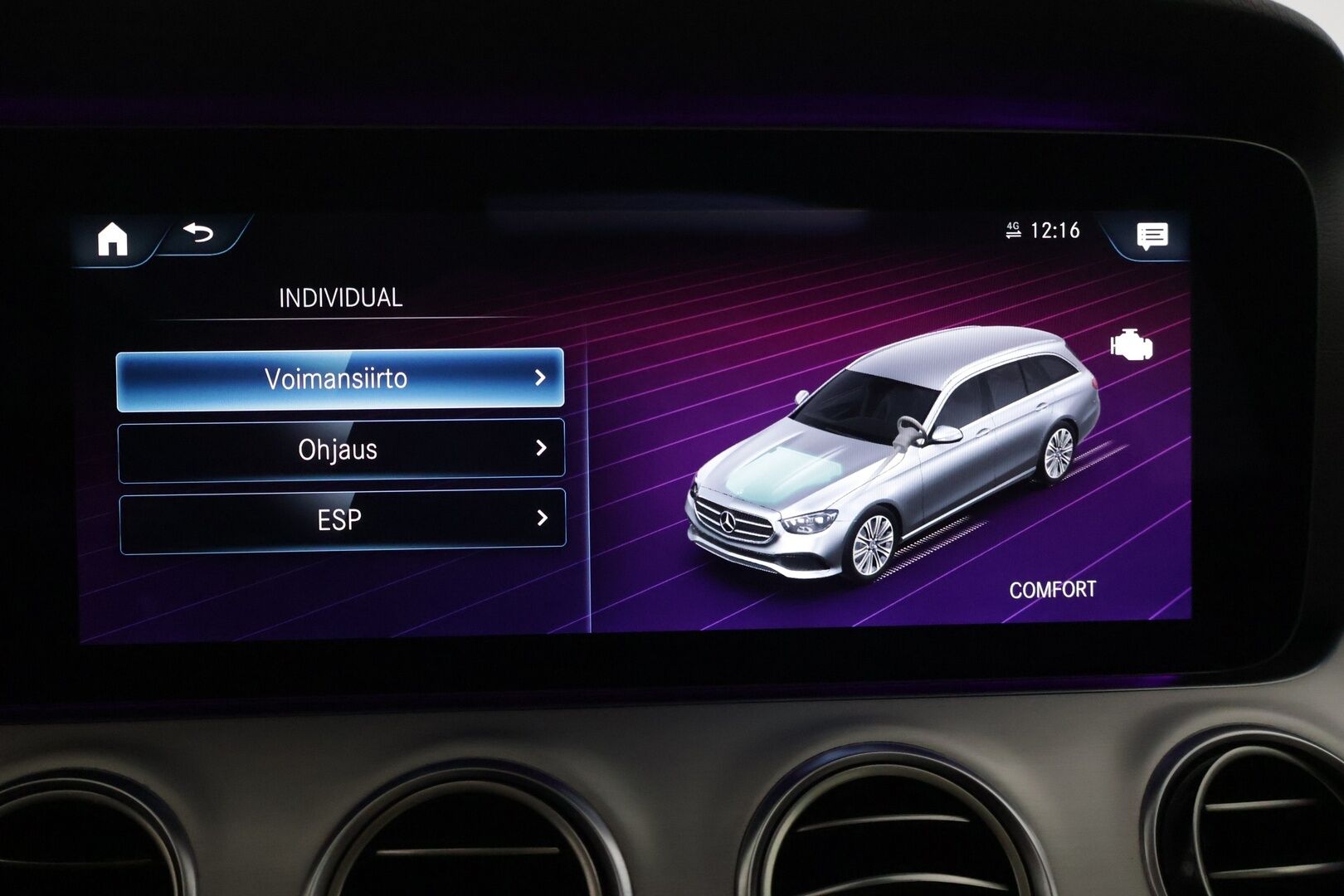 MERCEDES-BENZ E 2021 300 de T A Business Avantgarde - | Kovat Varusteet | Todella Vähän Ajettu | Distronic | Multibeam | Panorama | 360 | Sportpenkit | Widescreen | Kahdet renkaat aluvanteilla |