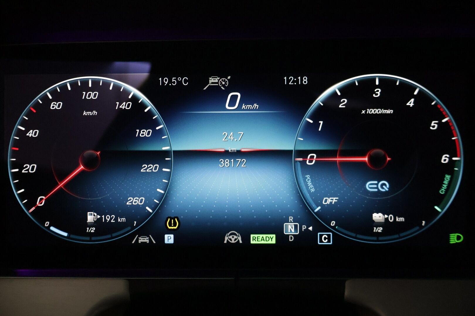 MERCEDES-BENZ E 2021 300 de T A Business Avantgarde - | Kovat Varusteet | Todella Vähän Ajettu | Distronic | Multibeam | Panorama | 360 | Sportpenkit | Widescreen | Kahdet renkaat aluvanteilla |