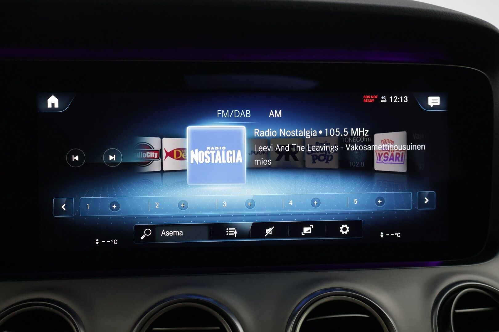 MERCEDES-BENZ E 2021 300 de T A Business Avantgarde - | Kovat Varusteet | Todella Vähän Ajettu | Distronic | Multibeam | Panorama | 360 | Sportpenkit | Widescreen | Kahdet renkaat aluvanteilla |