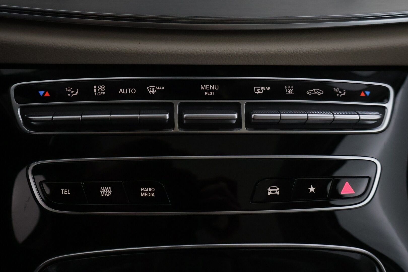 MERCEDES-BENZ E 2021 300 de T A Business Avantgarde - | Kovat Varusteet | Todella Vähän Ajettu | Distronic | Multibeam | Panorama | 360 | Sportpenkit | Widescreen | Kahdet renkaat aluvanteilla |