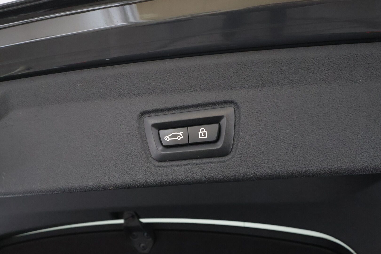 BMW I4 M50 2022 Charged * ACC / H&K / 360° / M-penkit muistilla / Laser Light / Comfort Access / Akuston esilämmitys / Navi * - Merkkihuollettu / Akku kuntotarkastettu / Supervarusteet