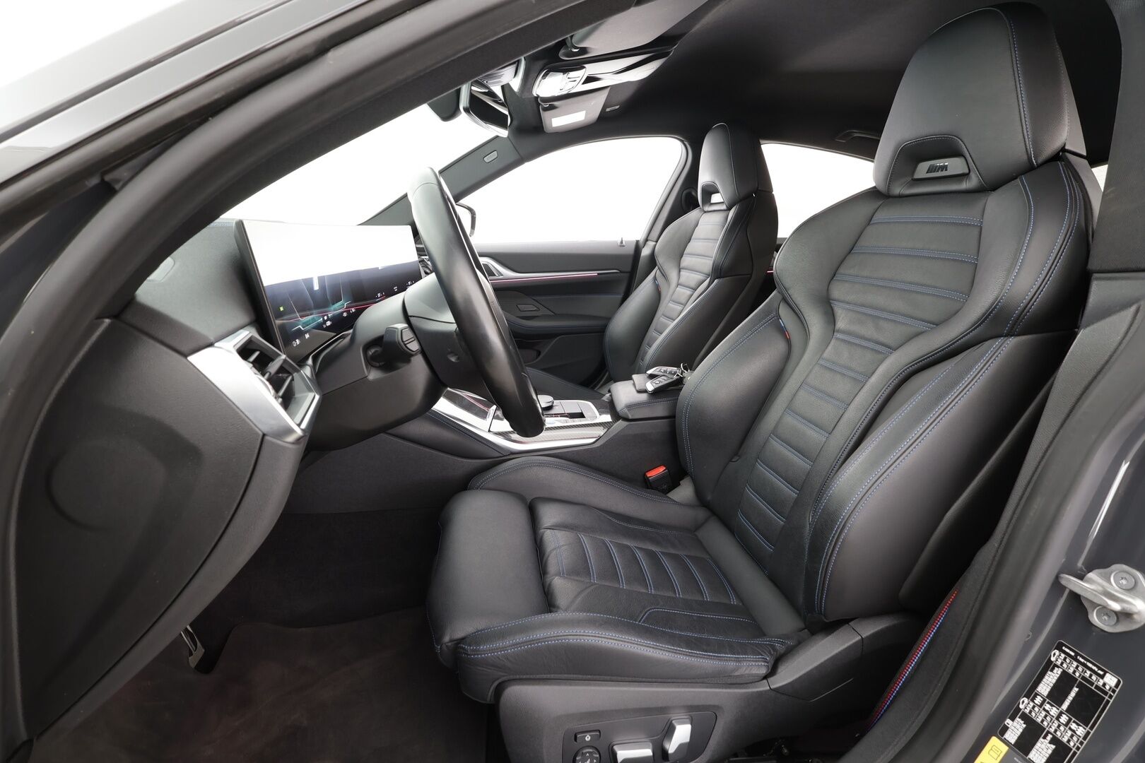 BMW I4 M50 2022 Charged * ACC / H&K / 360° / M-penkit muistilla / Laser Light / Comfort Access / Akuston esilämmitys / Navi * - Merkkihuollettu / Akku kuntotarkastettu / Supervarusteet