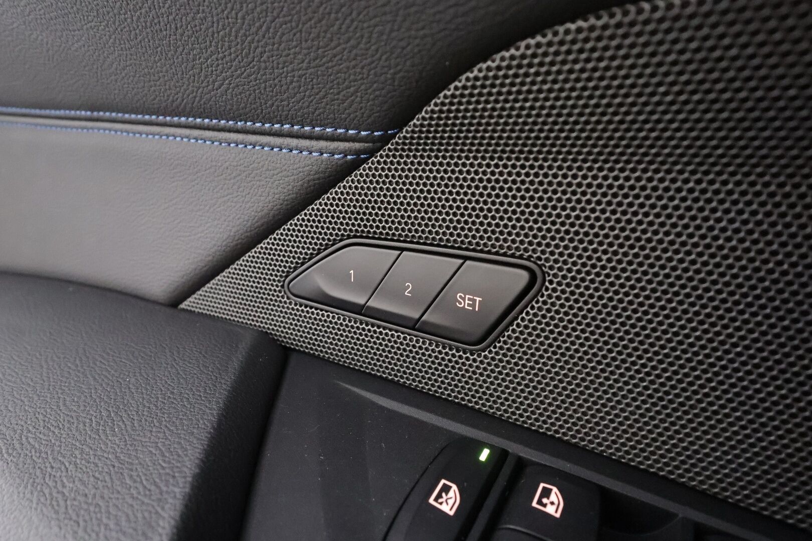 BMW I4 M50 2022 Charged * ACC / H&K / 360° / M-penkit muistilla / Laser Light / Comfort Access / Akuston esilämmitys / Navi * - Merkkihuollettu / Akku kuntotarkastettu / Supervarusteet