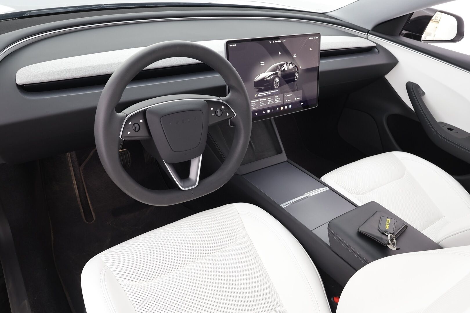 TESLA MODEL 3 2024 RWD Highland * Lasikatto / Ilmastoidut nahat / ILP / Matrix LED / P.kamera / Valkoinen sisusta / Viihdenäyttö / Ratinlämmitin * - HULLUT AVAJAISHULINAT KORKOTARJOUS 3,29 %