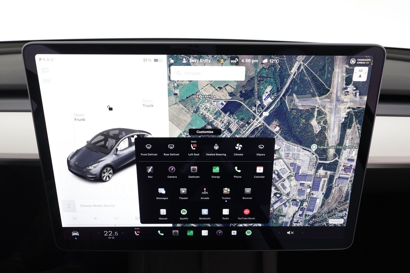 TESLA MODEL Y 2021 Long Range Dual Motor AWD * Koukku / FSD / ILP / Lasikatto / Matrix LED / Valkoinen sisusta / Premium Audio / P.kamera * - Kahdet renkaat aluvanteilla - HULLUT AVAJAISHULINAT KORKOTARJOUS 3,29 %