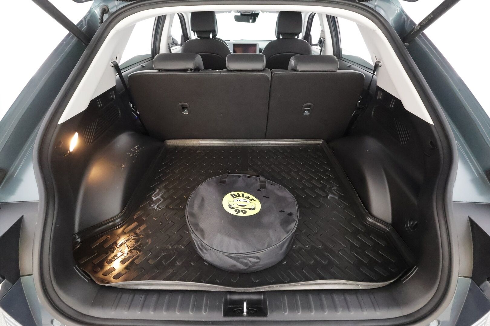 HYUNDAI IONIQ 5 2022 Premium 4WD * ACC / HUD / ILP / Relax-istuimet / Koukku / Bose / 360° / Matrix LED / Ilmastoidut nahat * - Kahdet renkaat aluvanteilla / Merkkihuollettu - HULLUT AVAJAISHULINAT KORKOTARJOUS 3,29 %