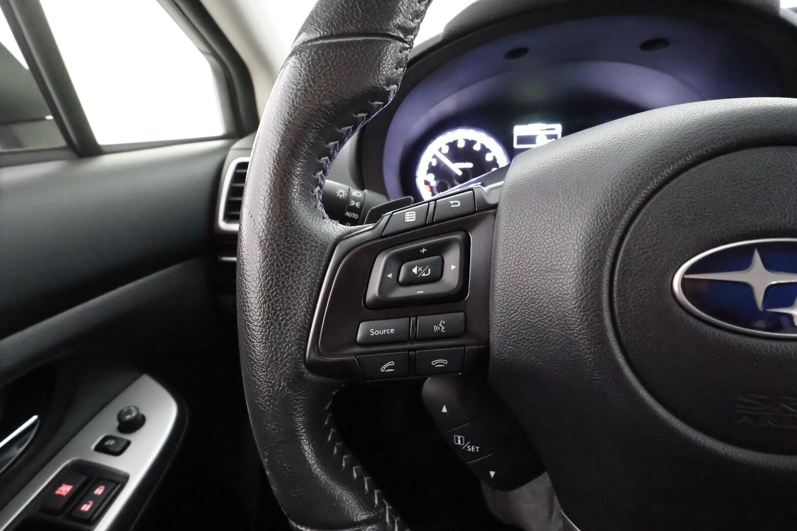 SUBARU LEVORG 2017 1.6i GT-N CVT * Sisätilanlämmitin / P.Kamera / LED / Vakkari / Navi / Katveavustin / Keyless * - Suomi-auto / Kahdet renkaat aluvanteilla - HULLUT AVAJAISHULINAT KORKOTARJOUS 3,29 %