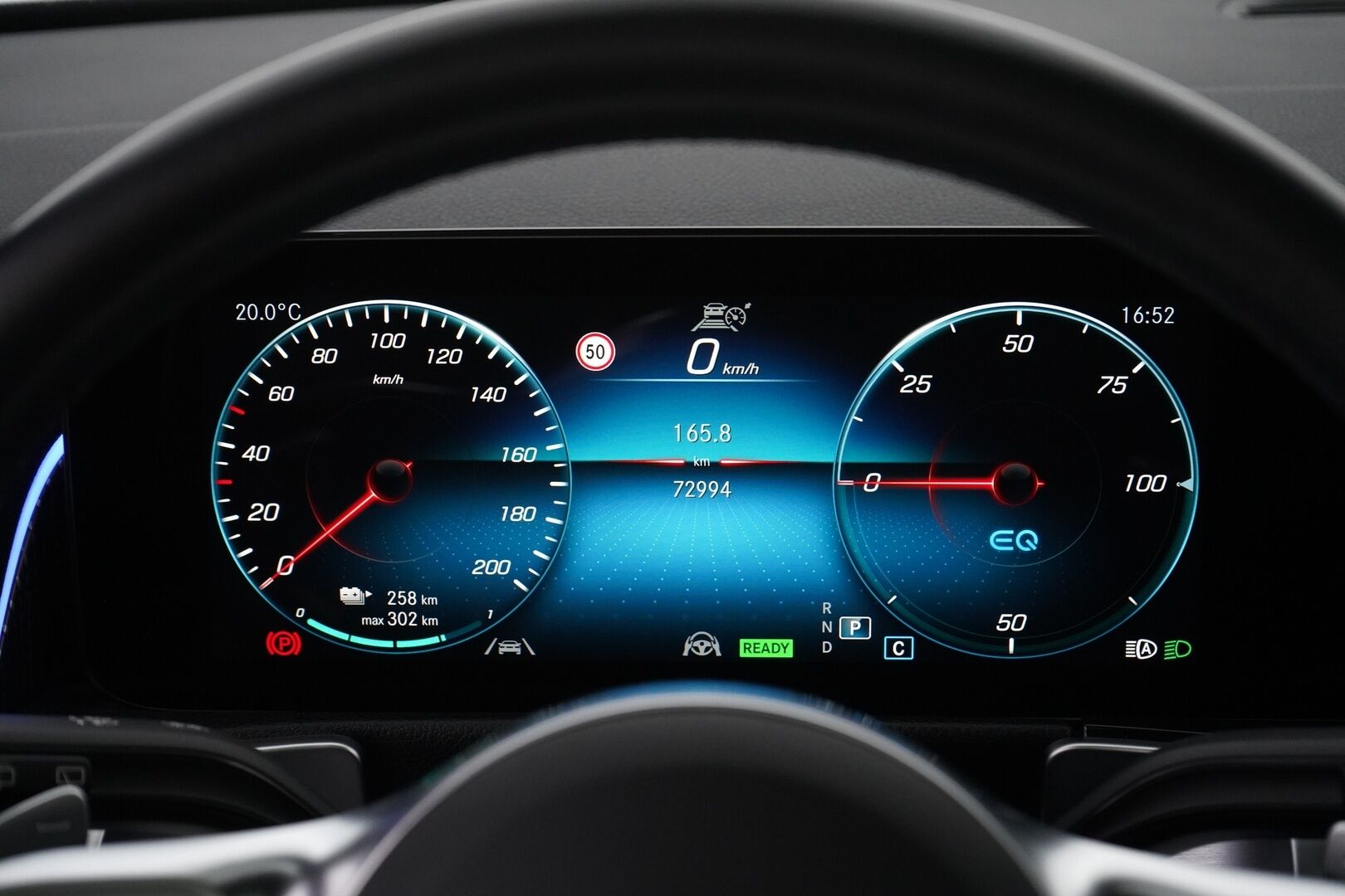 MERCEDES-BENZ EQB 2022 350 4MATIC AMG 7-P - Distronic+ | Midline | Panorama | 360° | Kaistavahti | LED | Navi | Keyless | Nahat | Sähköluukku | 7-Paikkainen | SoH 98.2% | AMG sisä- ja ulkopaketti | Kahdet Mersun vanteet | Puhdas Carvetical 