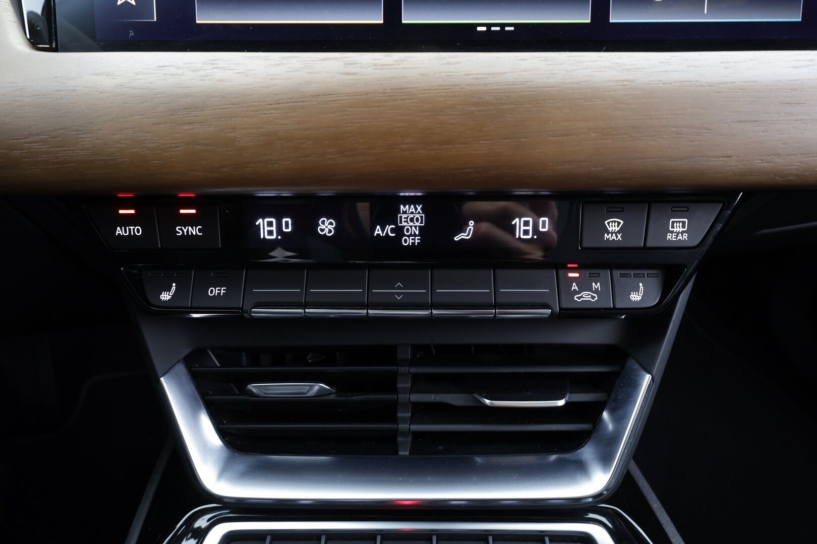 AUDI E-TRON GT 2022 60 quattro - | ACC | HUD | ILP | 360° | Panoraama | Nelipyöräohjaus | Ilma-alusta | 14-Penkit | Matrix LED | Kahdet renkaat aluvanteilla |