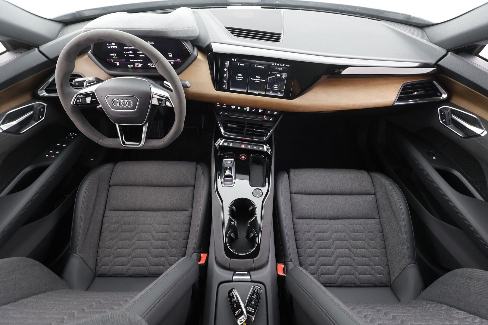 AUDI E-TRON GT 2022 60 quattro - | ACC | HUD | ILP | 360° | Panoraama | Nelipyöräohjaus | Ilma-alusta | 14-Penkit | Matrix LED | Kahdet renkaat aluvanteilla |