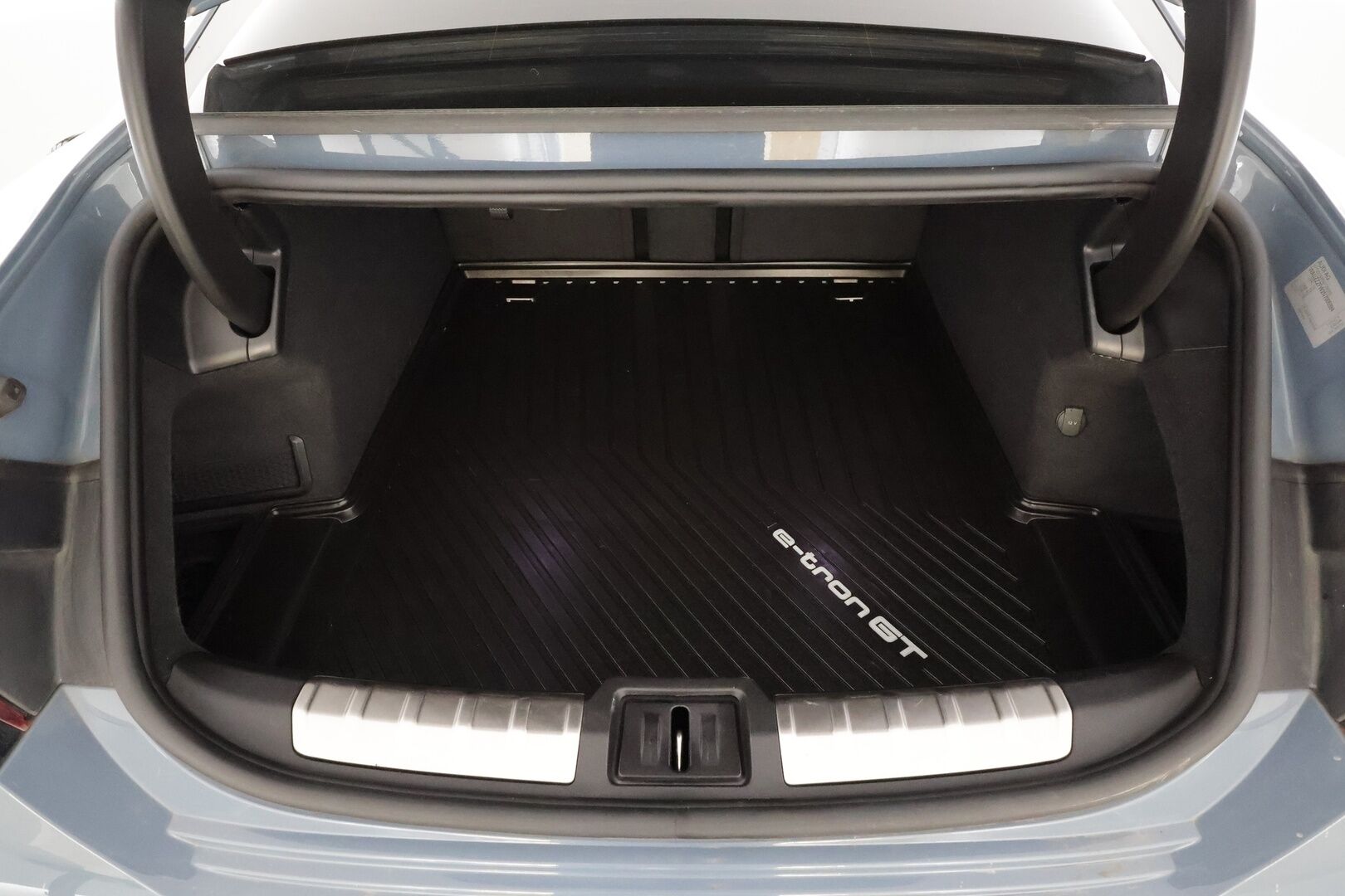 AUDI E-TRON GT 2022 60 quattro - | ACC | HUD | ILP | 360° | Panoraama | Nelipyöräohjaus | Ilma-alusta | 14-Penkit | Matrix LED | Kahdet renkaat aluvanteilla |