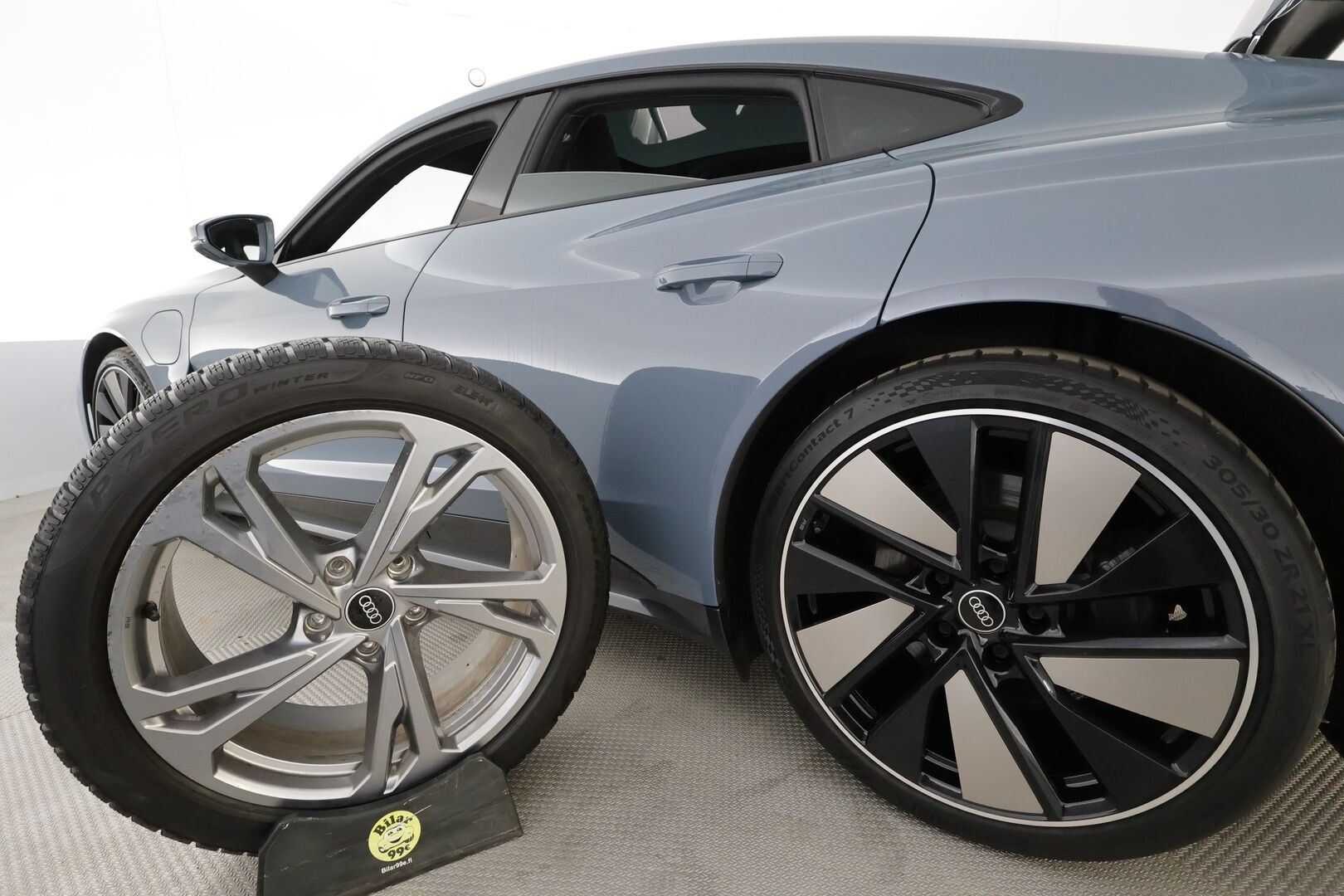 AUDI E-TRON GT 2022 60 quattro - | ACC | HUD | ILP | 360° | Panoraama | Nelipyöräohjaus | Ilma-alusta | 14-Penkit | Matrix LED | Kahdet renkaat aluvanteilla |