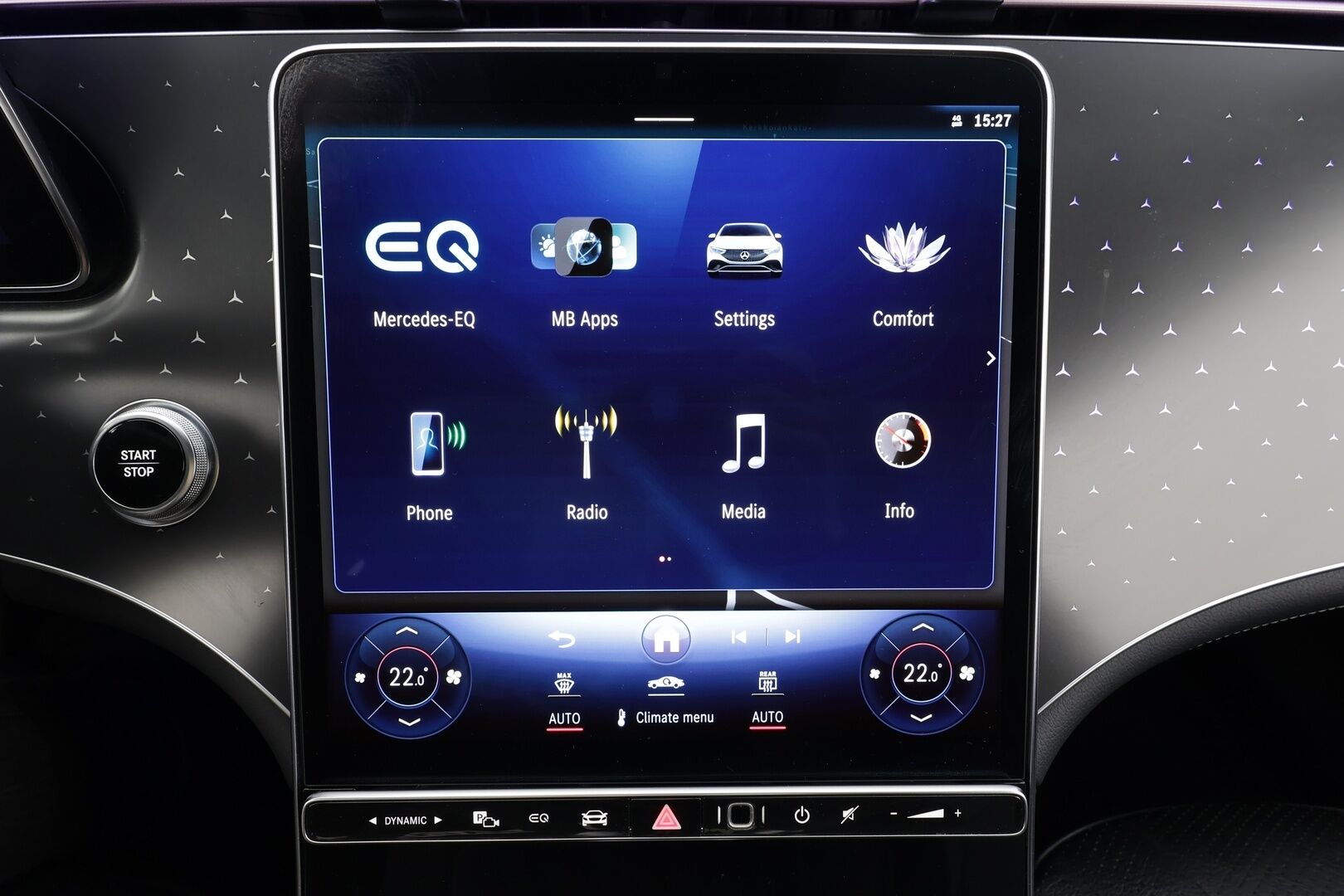 MERCEDES-BENZ EQE 2022 350+ - | Distronic+ | Burmester / 360° | Ilmastoidut muistinahat | Digital Light | Panorama | HUD / Airmatic | Keyless | Akuston esilämmitys | Ratinlämmitin | Merkkihuollettu | Supervarusteet 